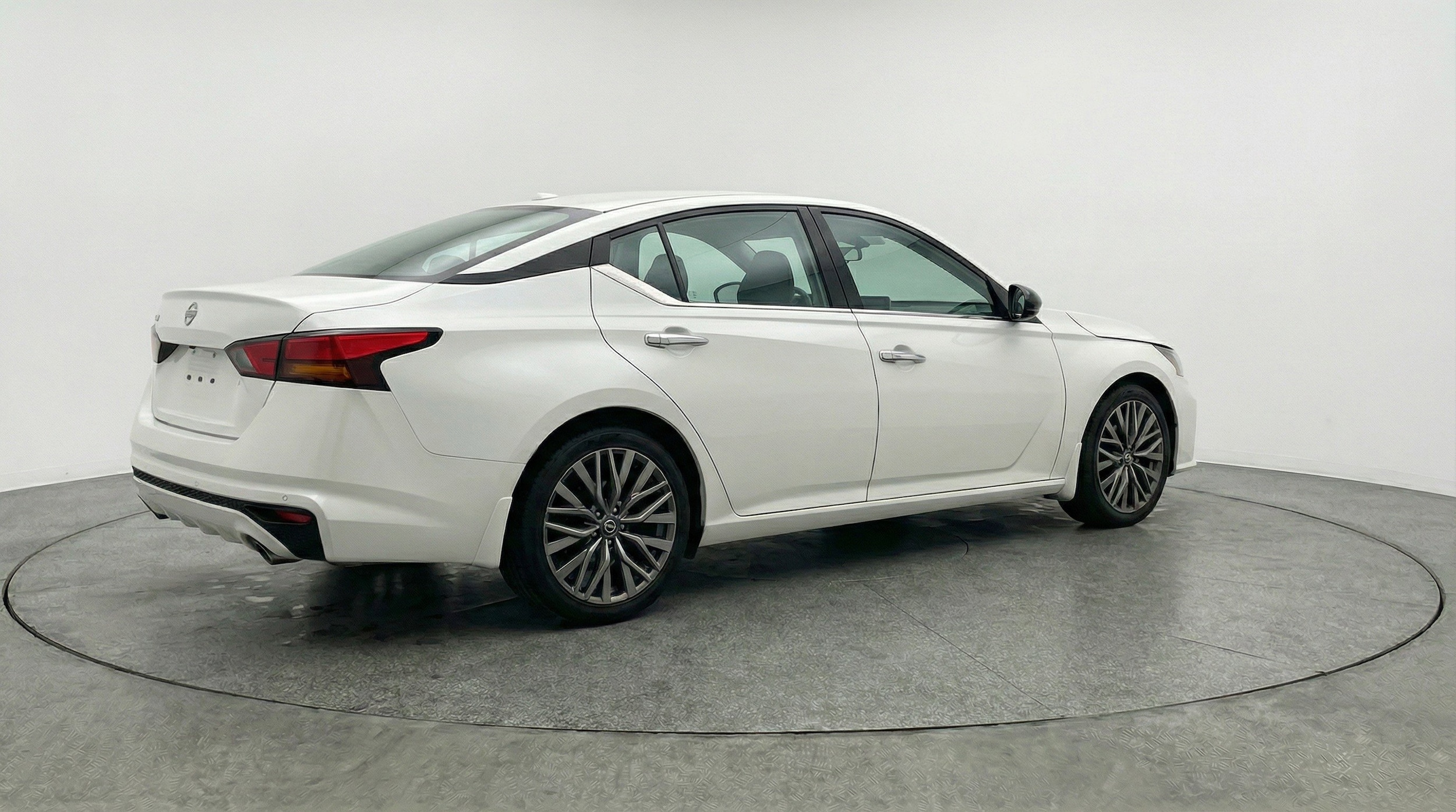 Thumbnail: 2025 Nissan Altima - 9