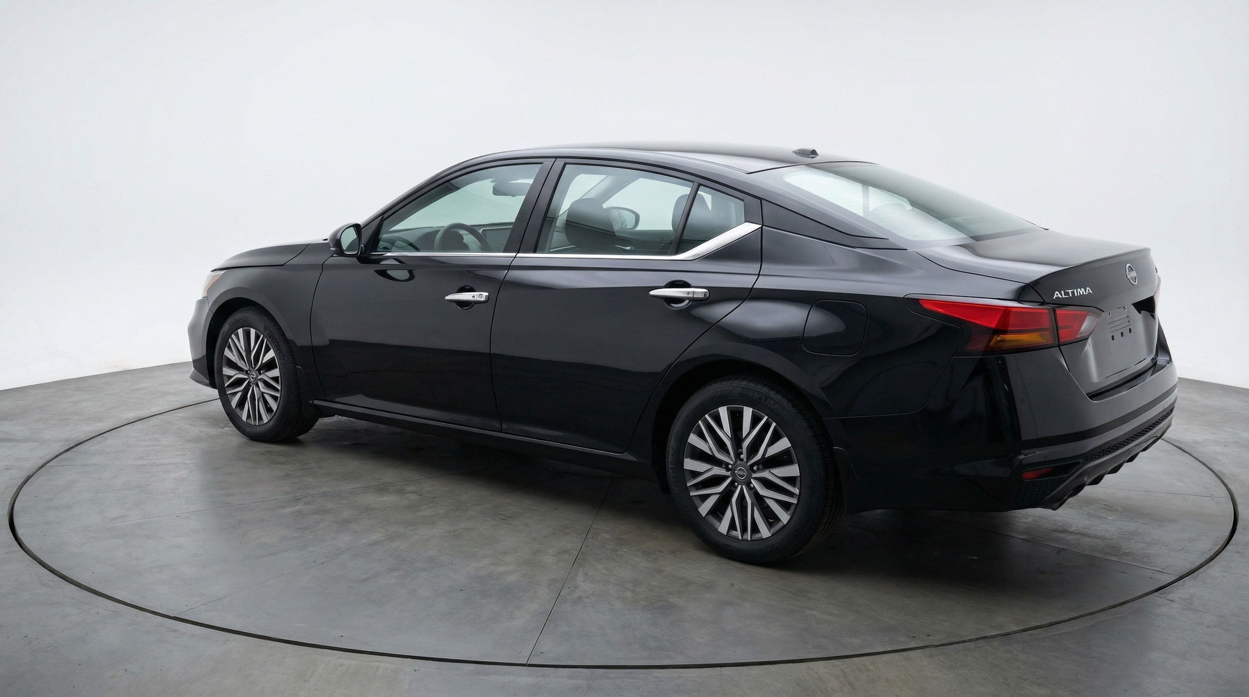 Thumbnail: 2025 Nissan Altima - 5