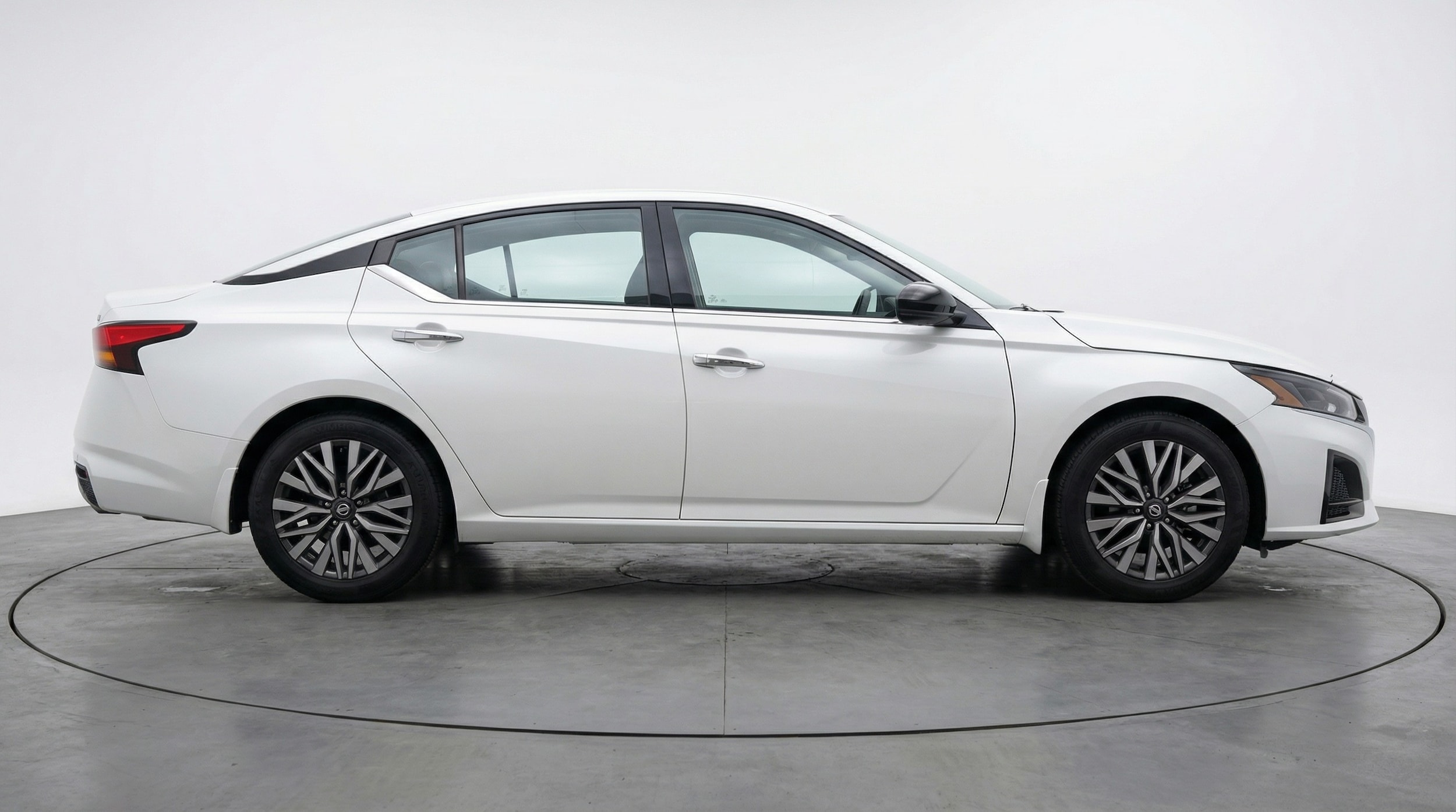 Thumbnail: 2025 Nissan Altima - 8