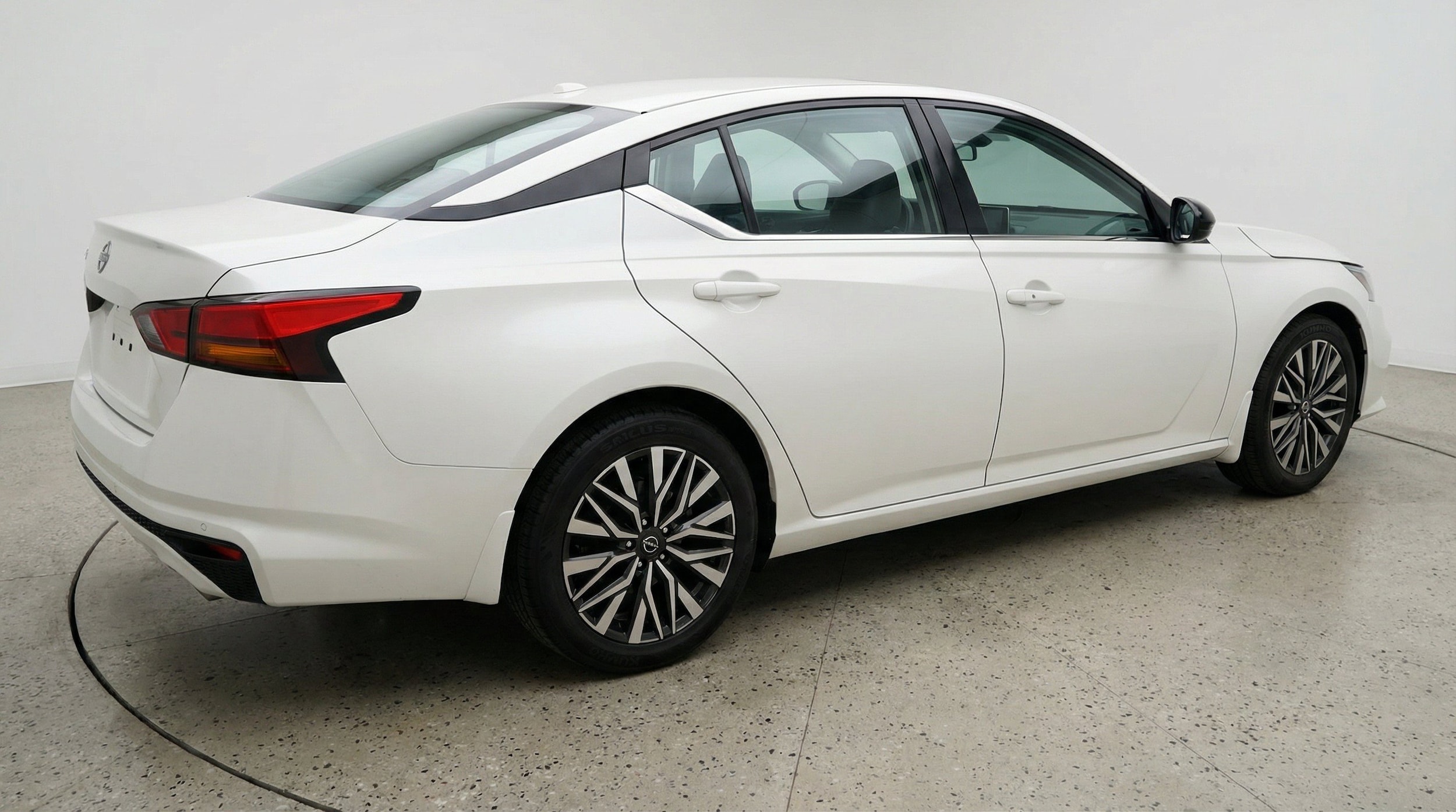 Thumbnail: 2025 Nissan Altima - 9