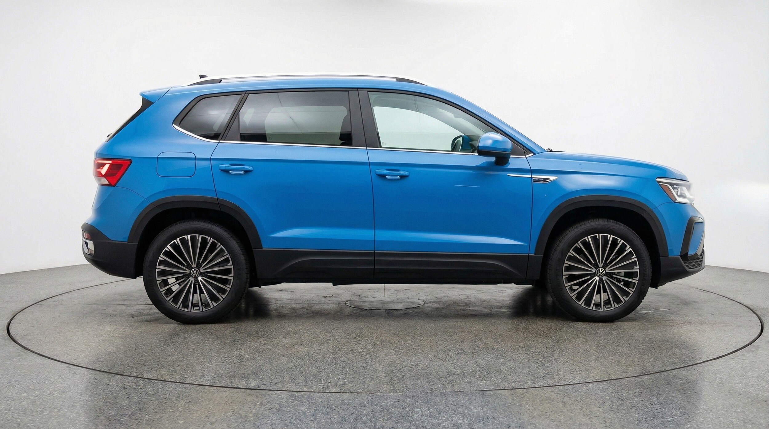 Thumbnail: 2025 Volkswagen Taos - 11