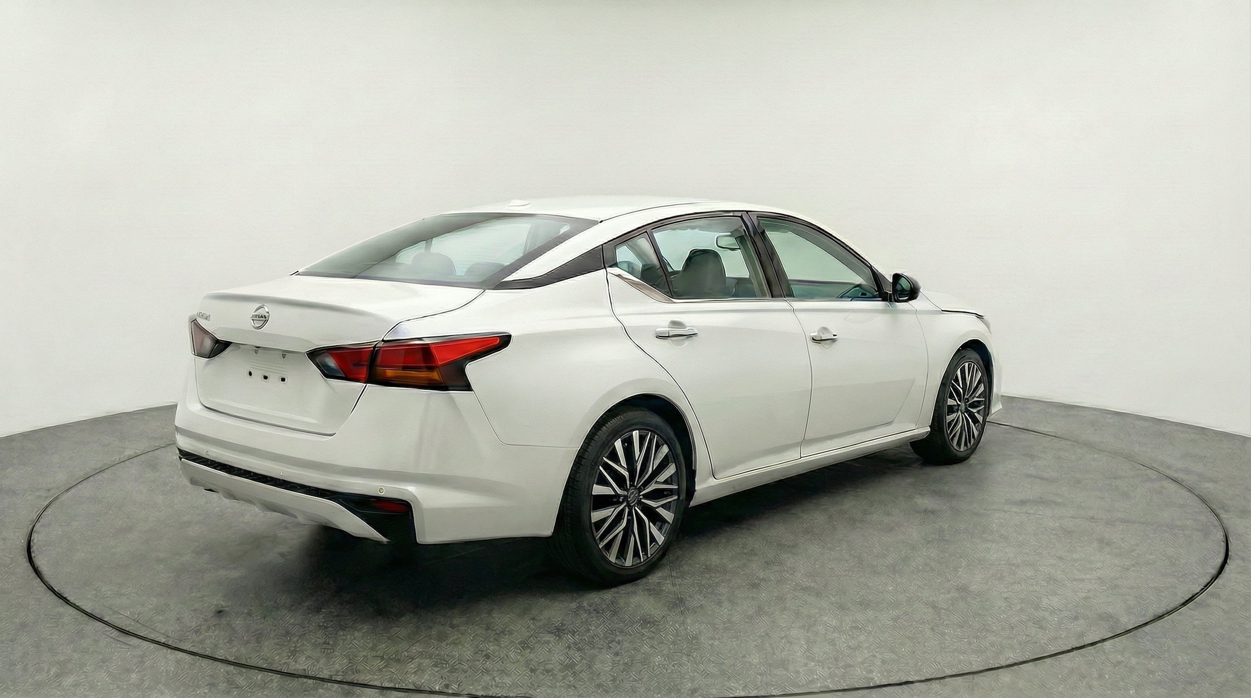 Thumbnail: 2025 Nissan Altima - 9