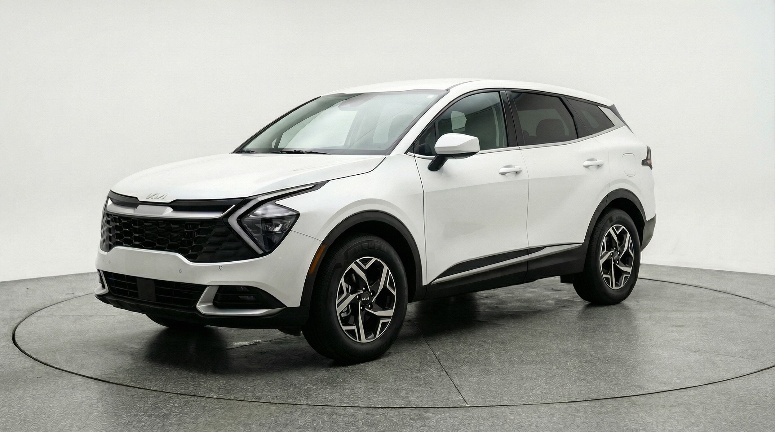 Thumbnail: 2025 Kia Sportage - 3