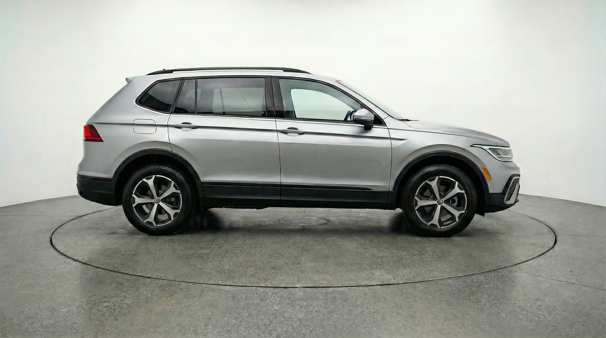 Thumbnail: 2026 Volkswagen Tiguan - 11