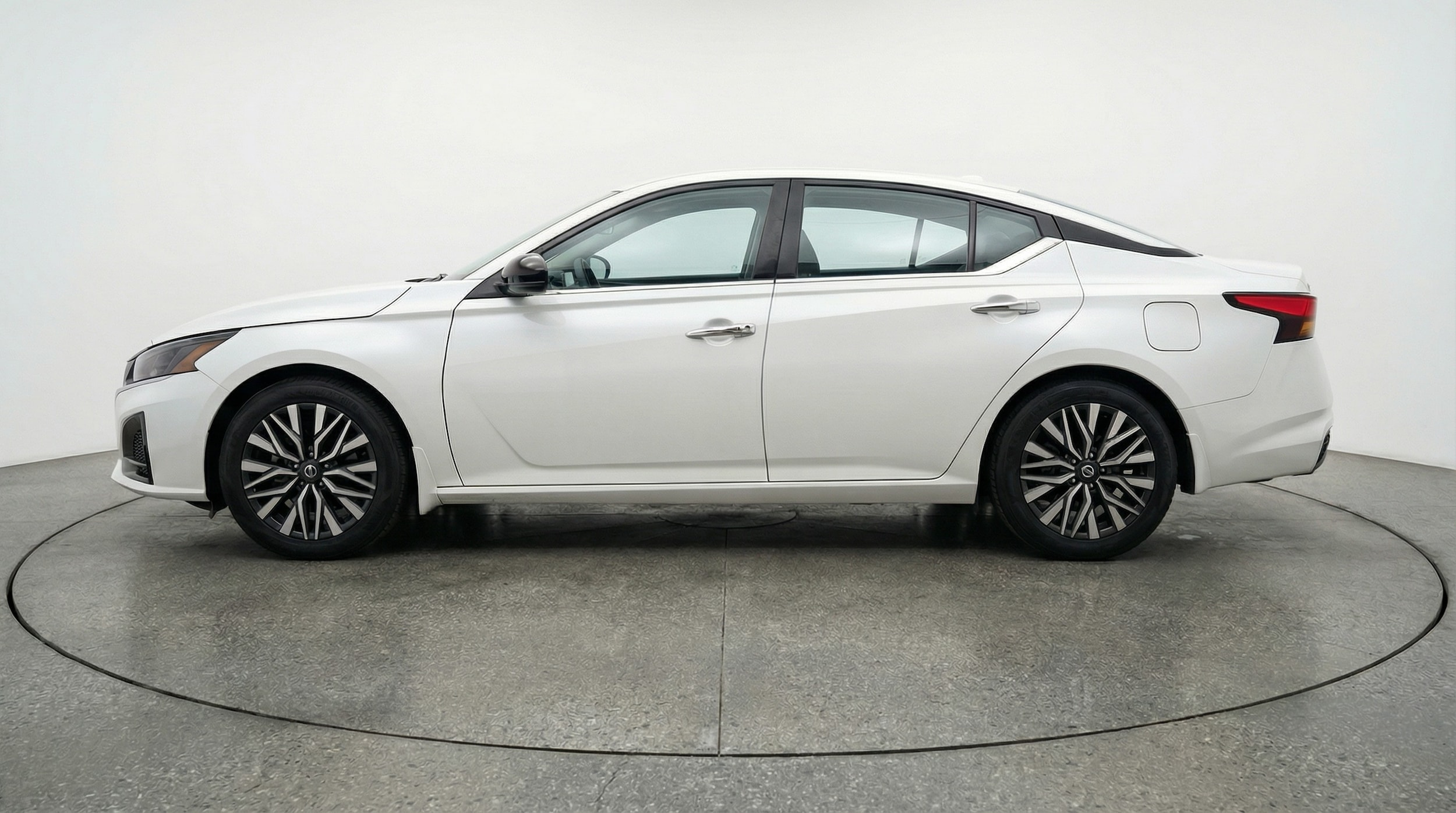 Thumbnail: 2025 Nissan Altima - 4