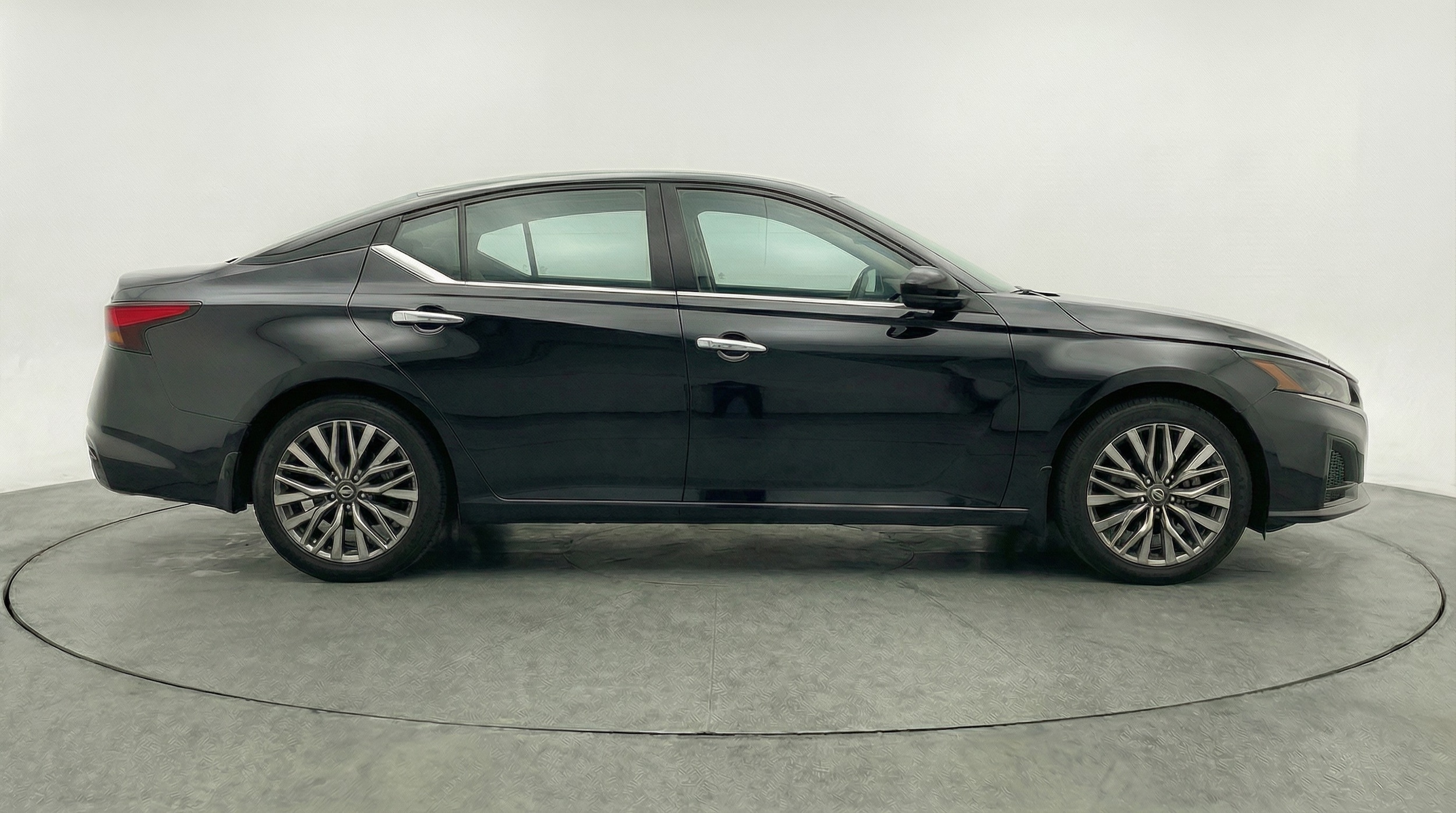 Thumbnail: 2025 Nissan Altima - 8