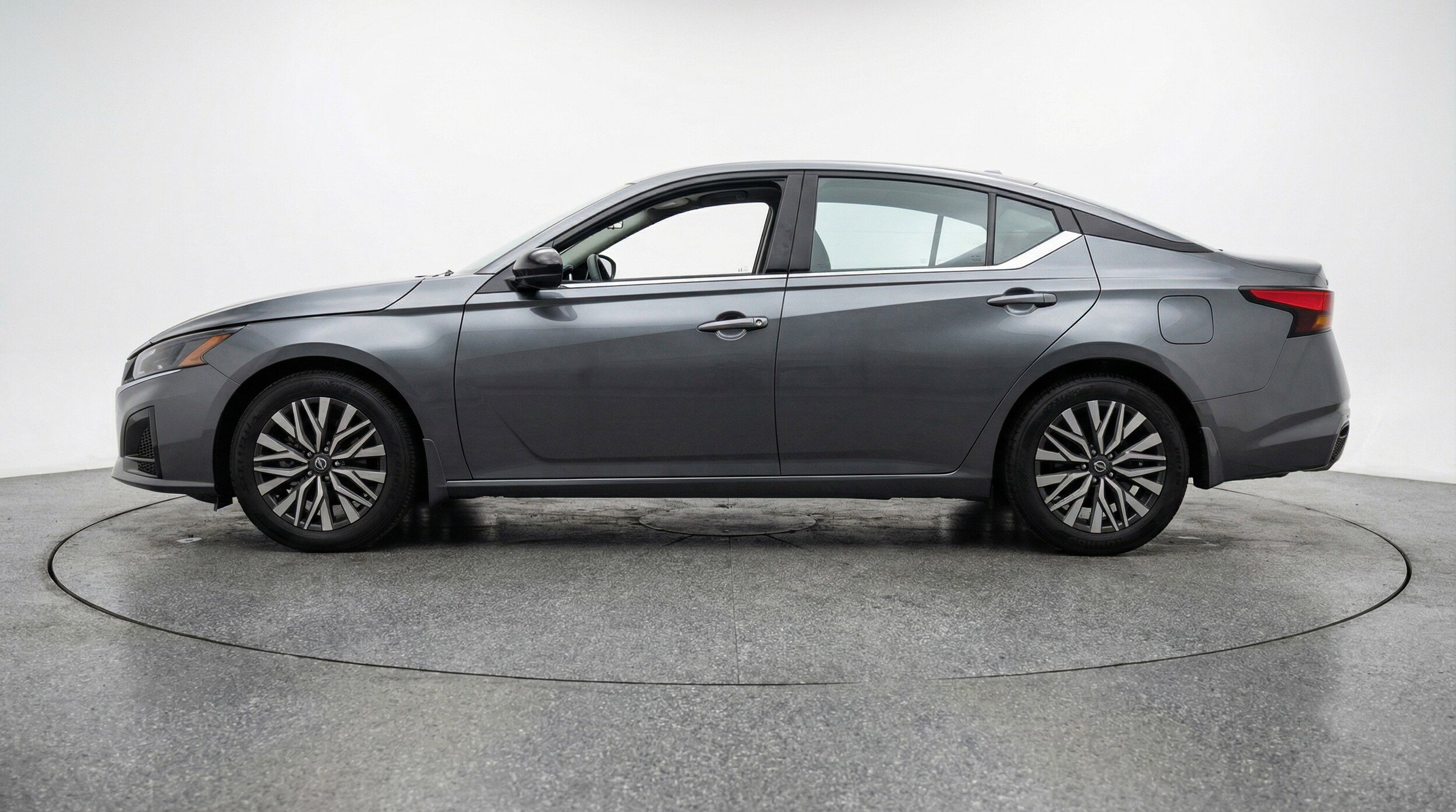 Thumbnail: 2025 Nissan Altima - 5