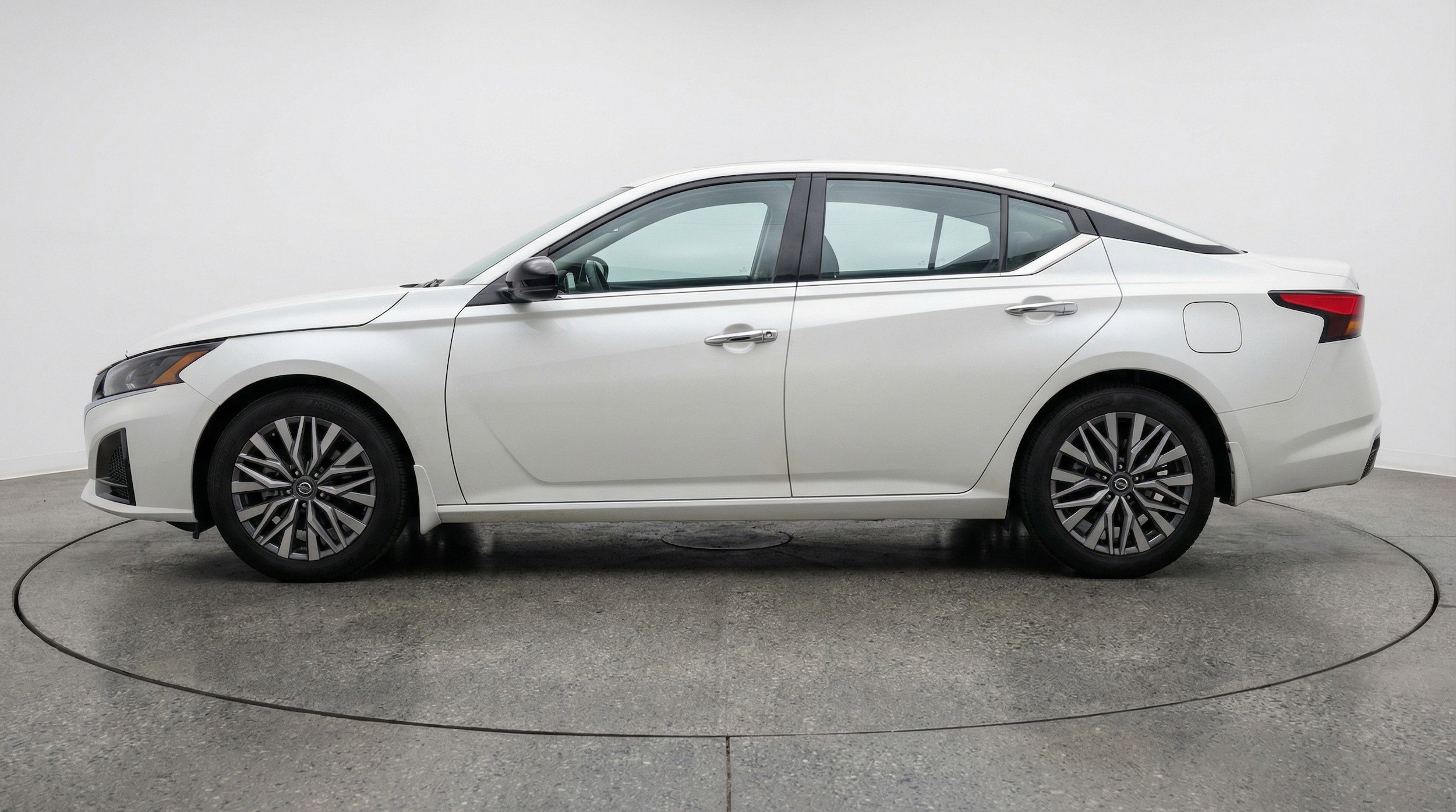 Thumbnail: 2025 Nissan Altima - 5