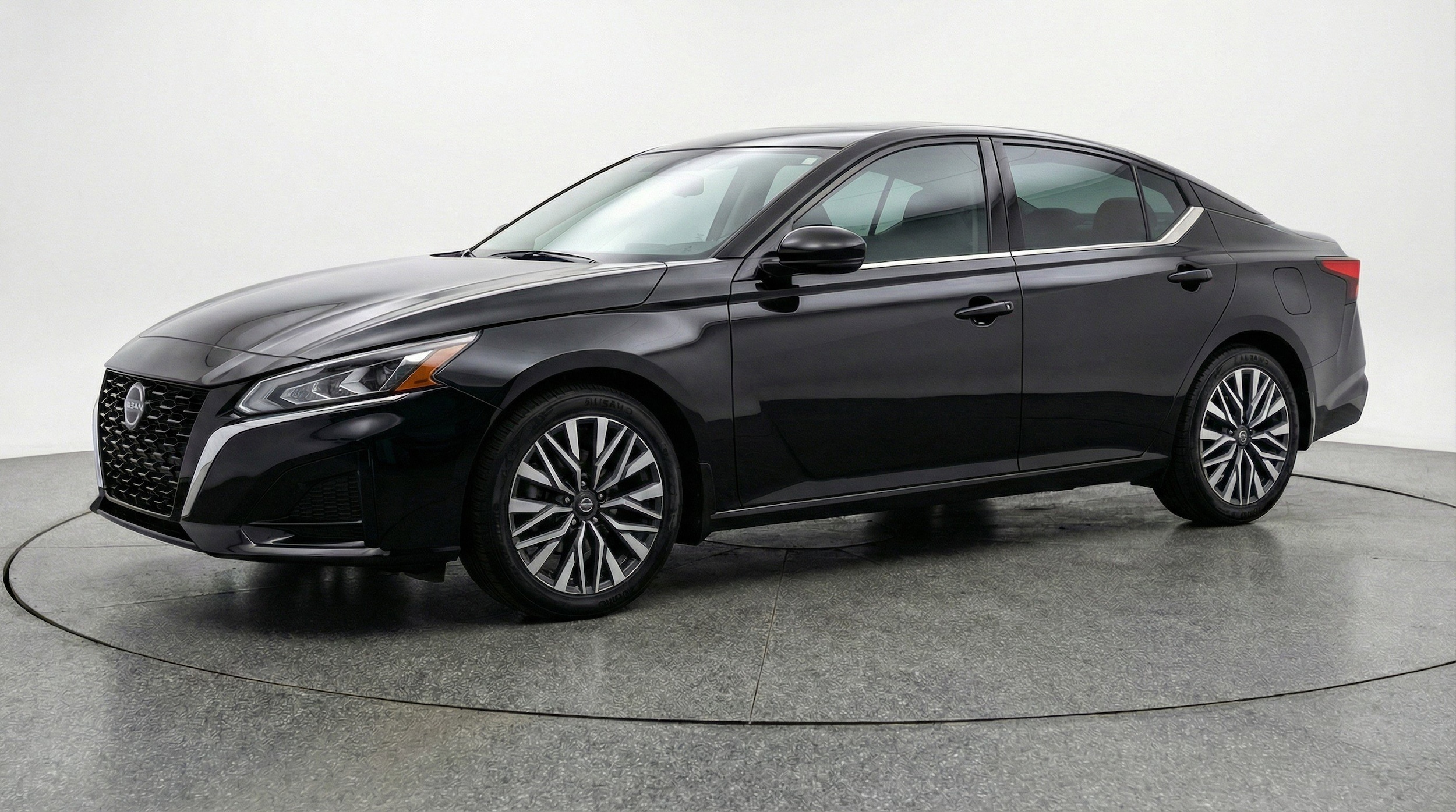 Thumbnail: 2025 Nissan Altima - 3