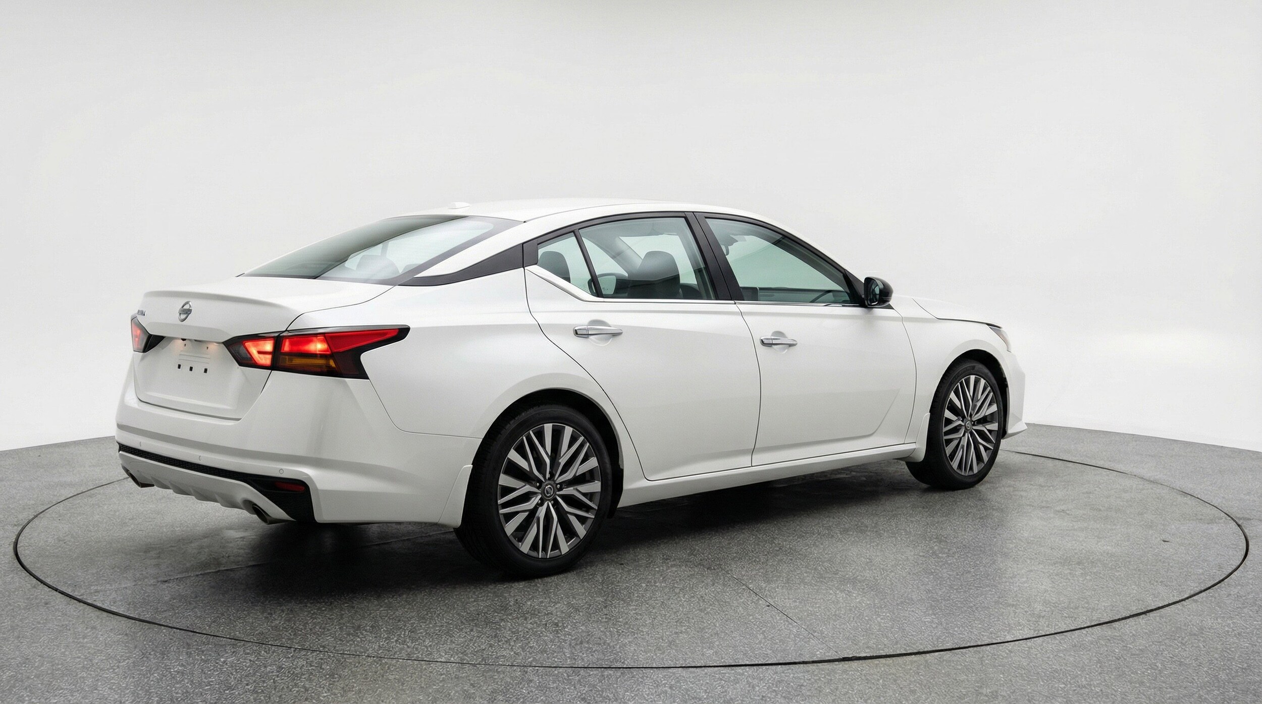 Thumbnail: 2025 Nissan Altima - 9