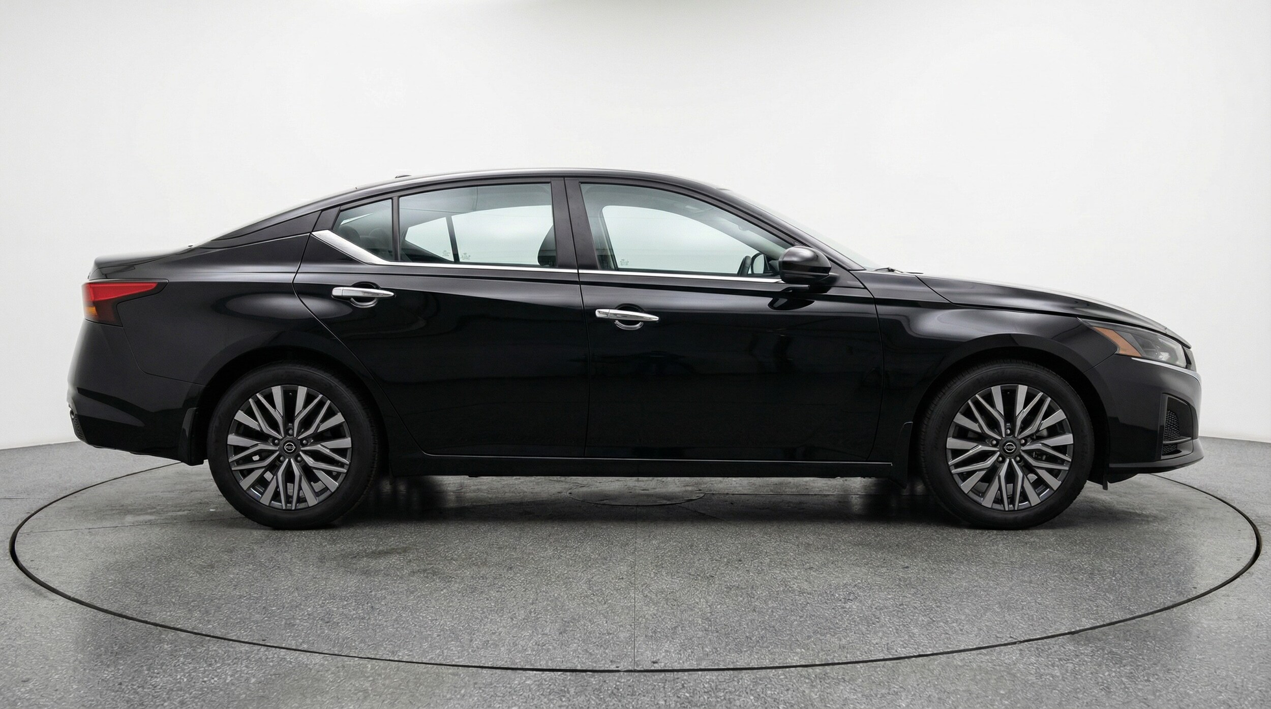 Thumbnail: 2025 Nissan Altima - 8