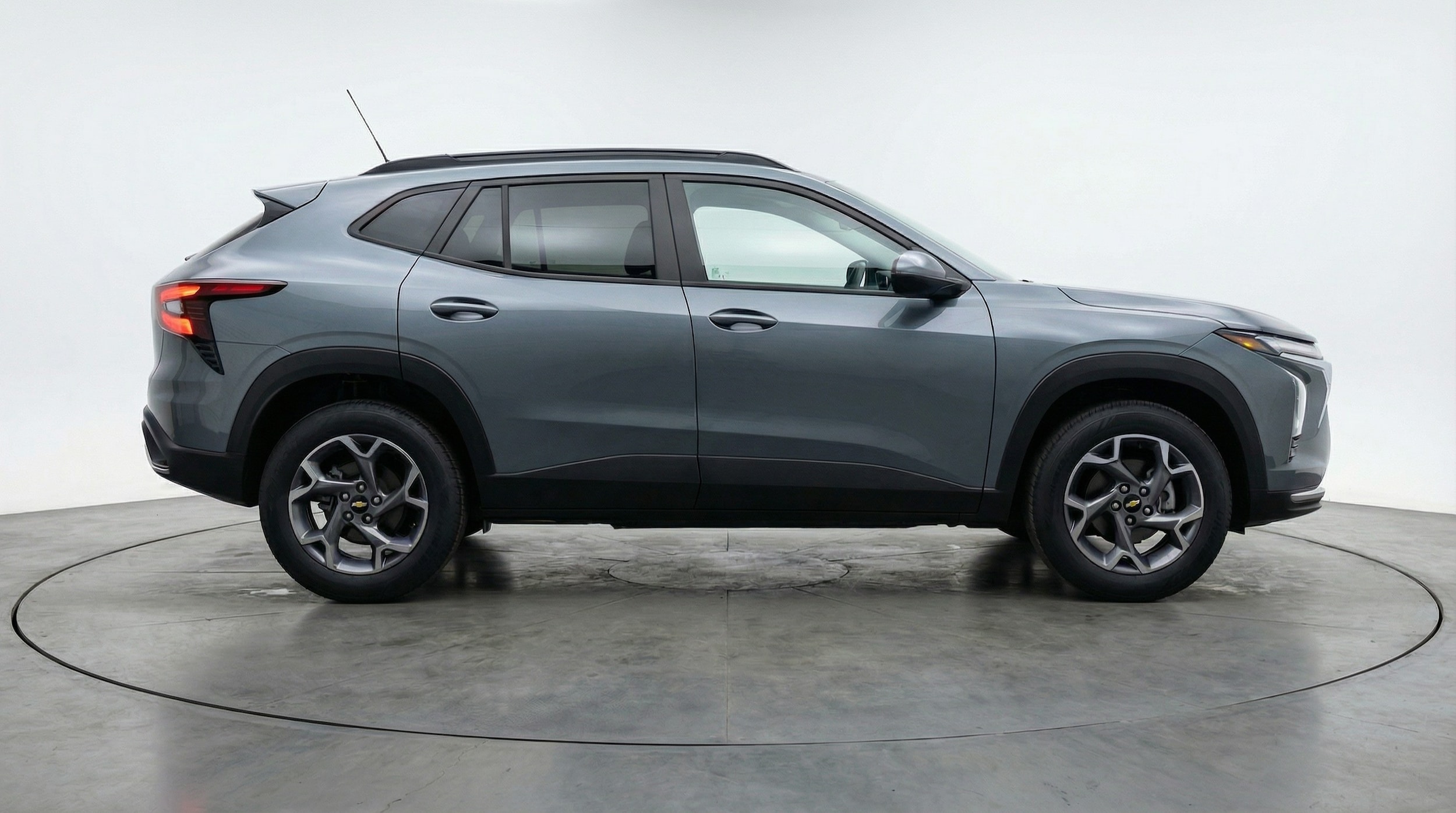 Thumbnail: 2025 Chevrolet Trax - 8