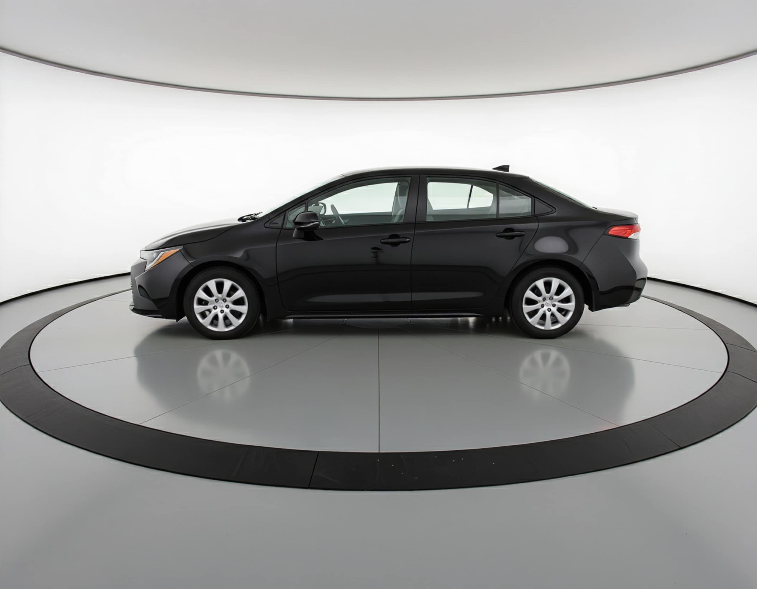 Thumbnail: 2025 Toyota Corolla - 4