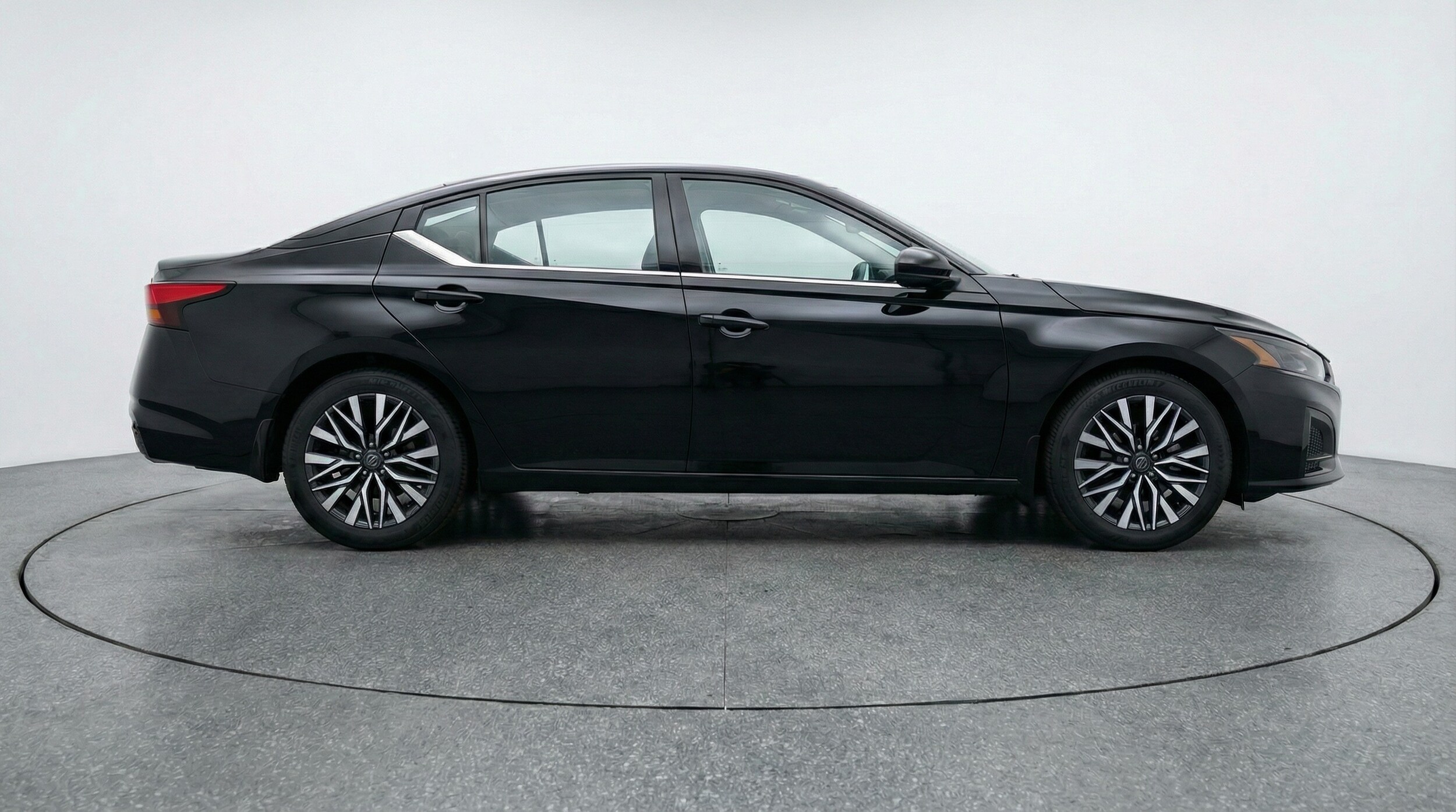 Thumbnail: 2025 Nissan Altima - 8