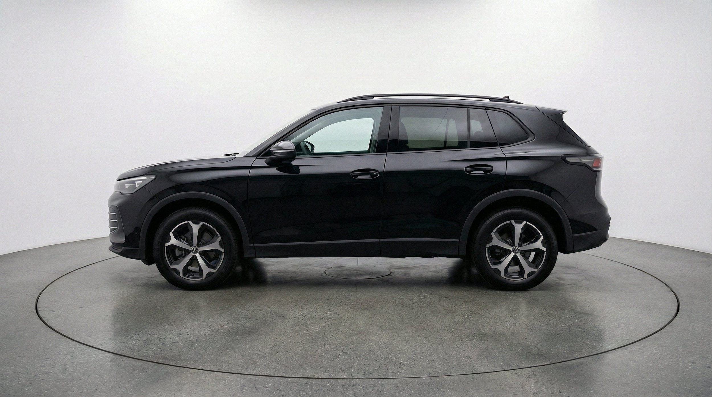 Thumbnail: 2026 Volkswagen Tiguan - 5