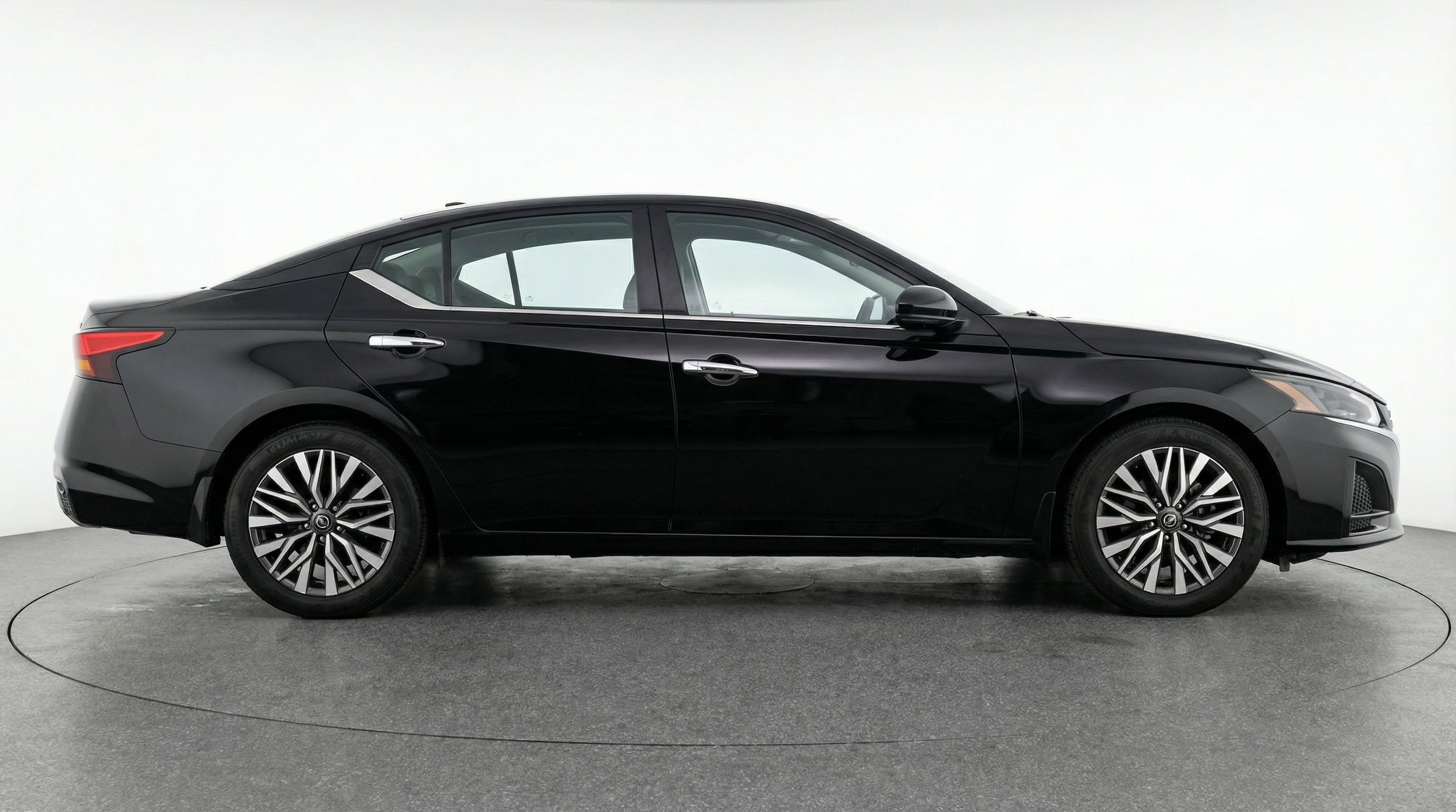 Thumbnail: 2025 Nissan Altima - 8