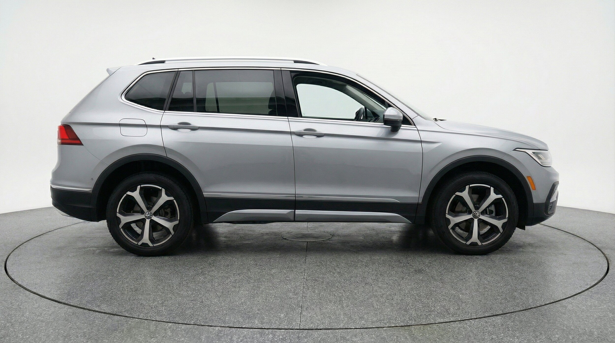 Thumbnail: 2026 Volkswagen Tiguan - 11