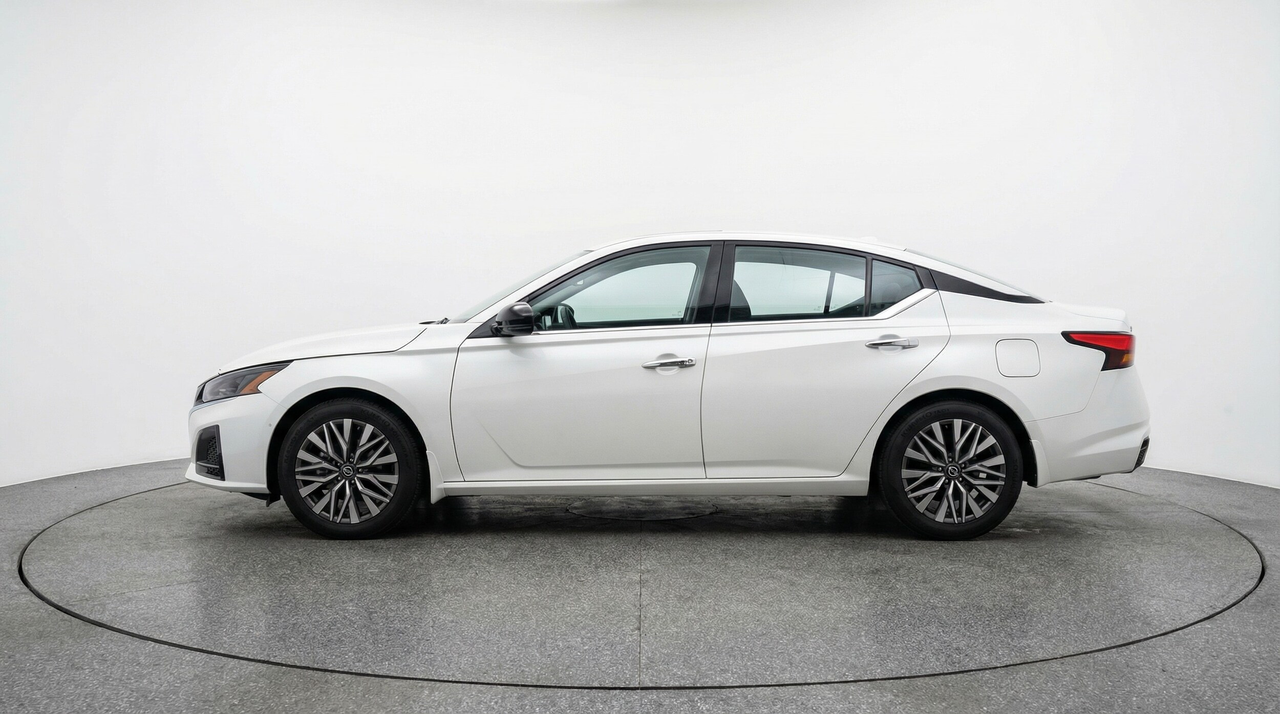 Thumbnail: 2025 Nissan Altima - 4