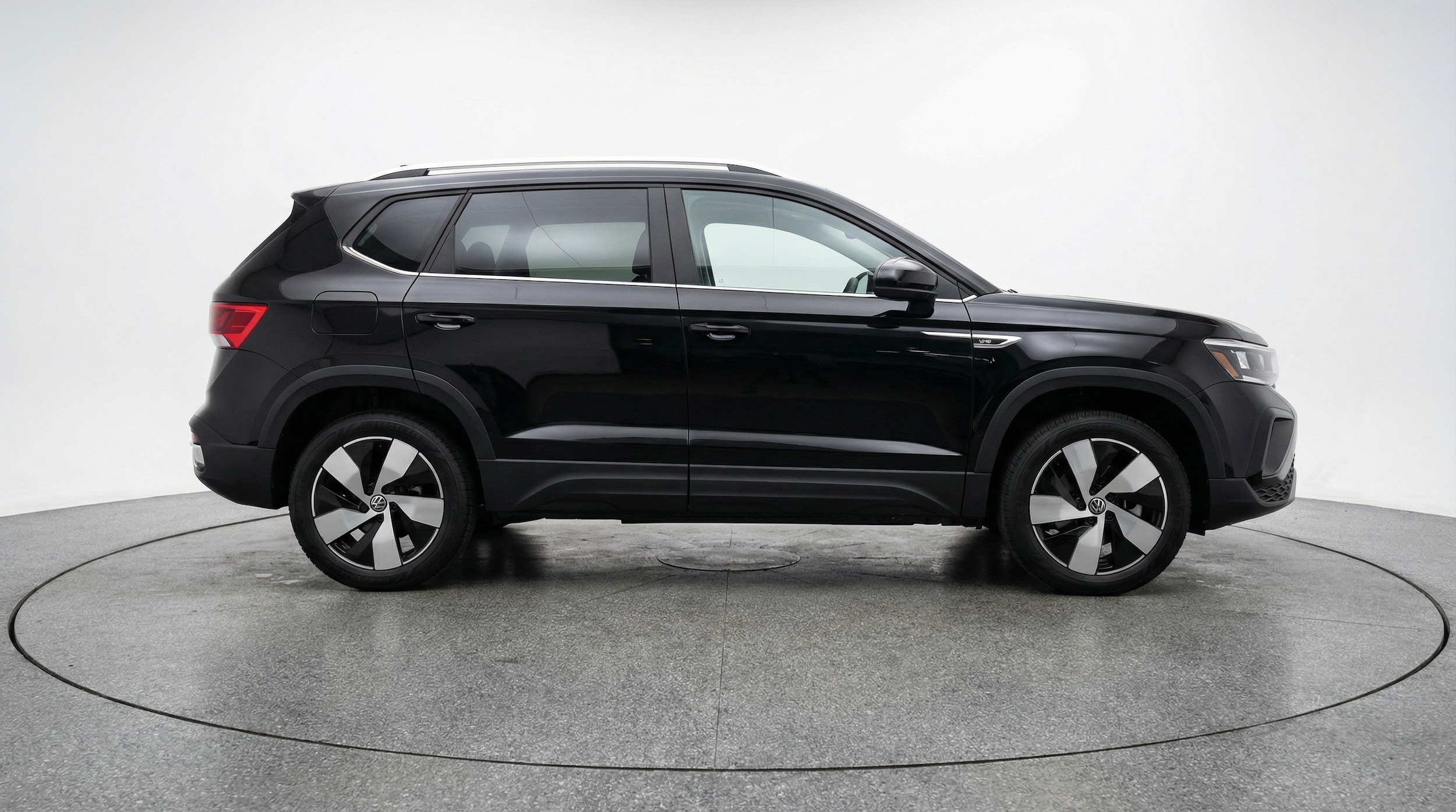 Thumbnail: 2025 Volkswagen Taos - 8