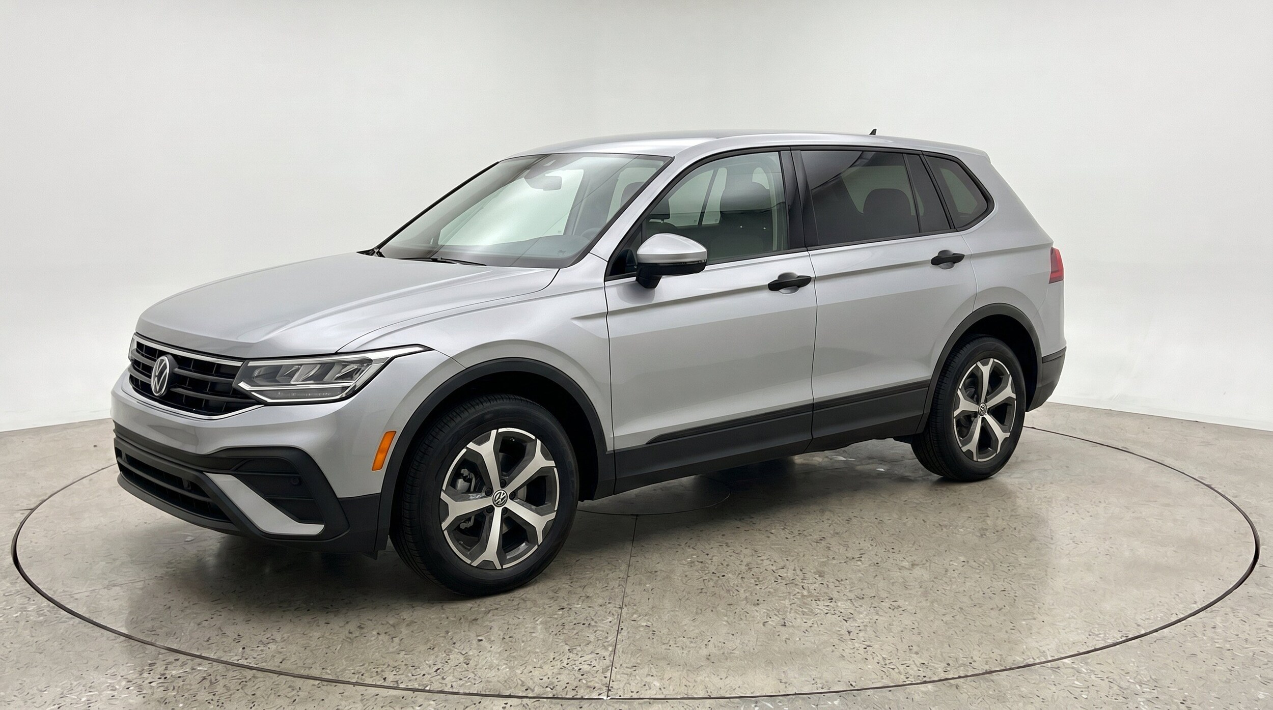 Thumbnail: 2026 Volkswagen Tiguan - 3
