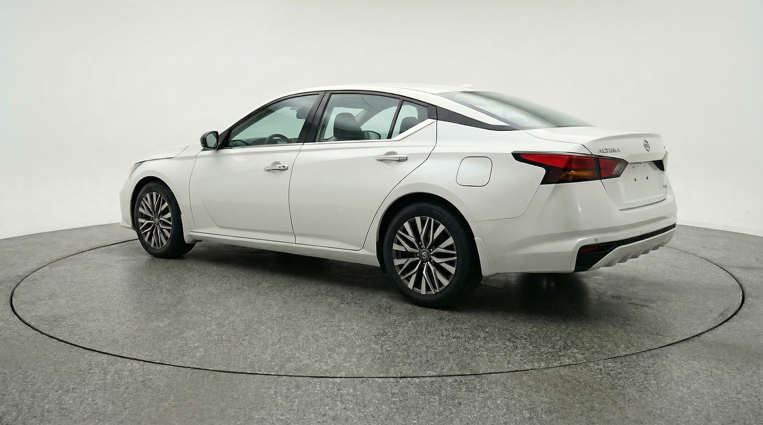 Thumbnail: 2025 Nissan Altima - 5