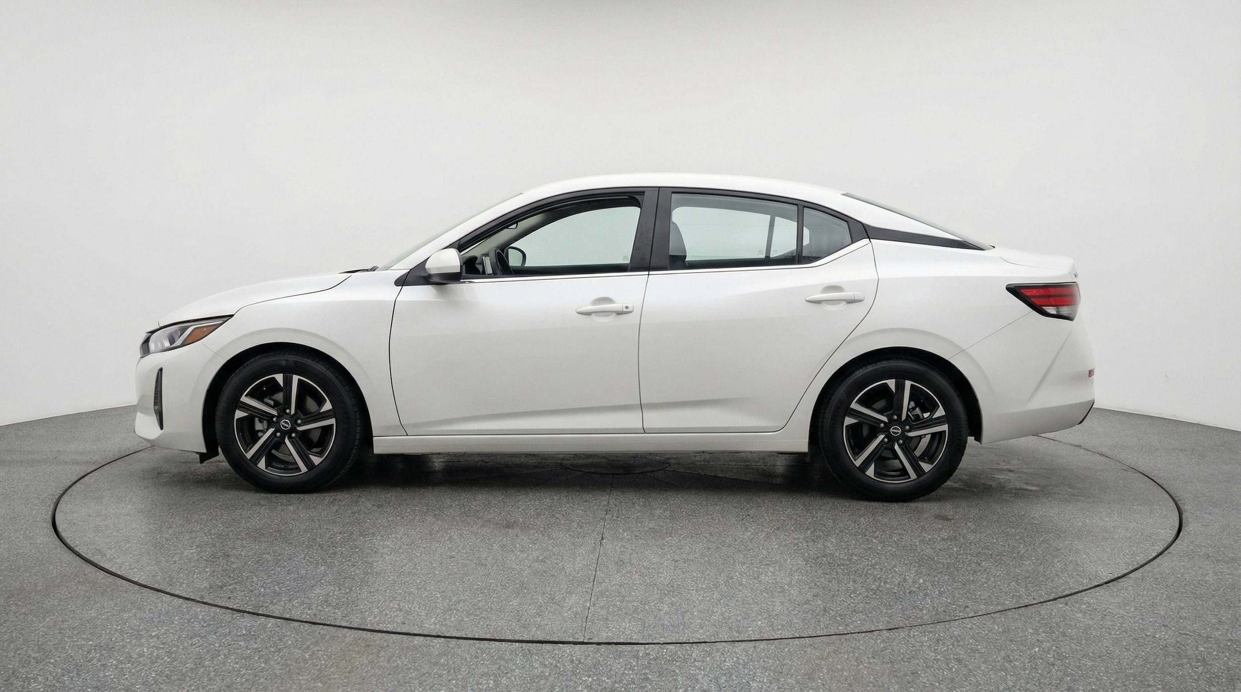 Thumbnail: 2025 Nissan Sentra - 5