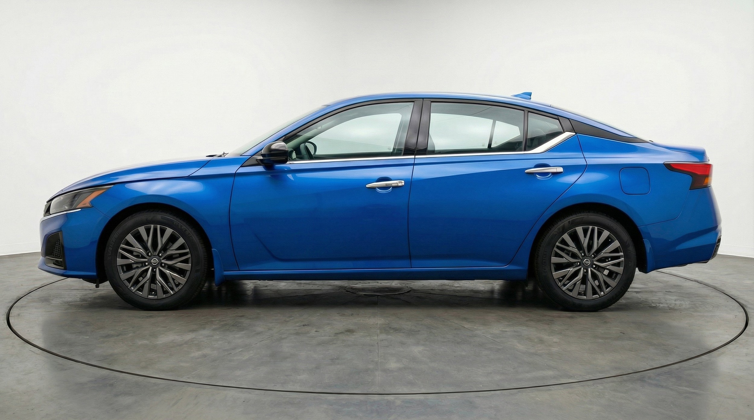 Thumbnail: 2025 Nissan Altima - 5