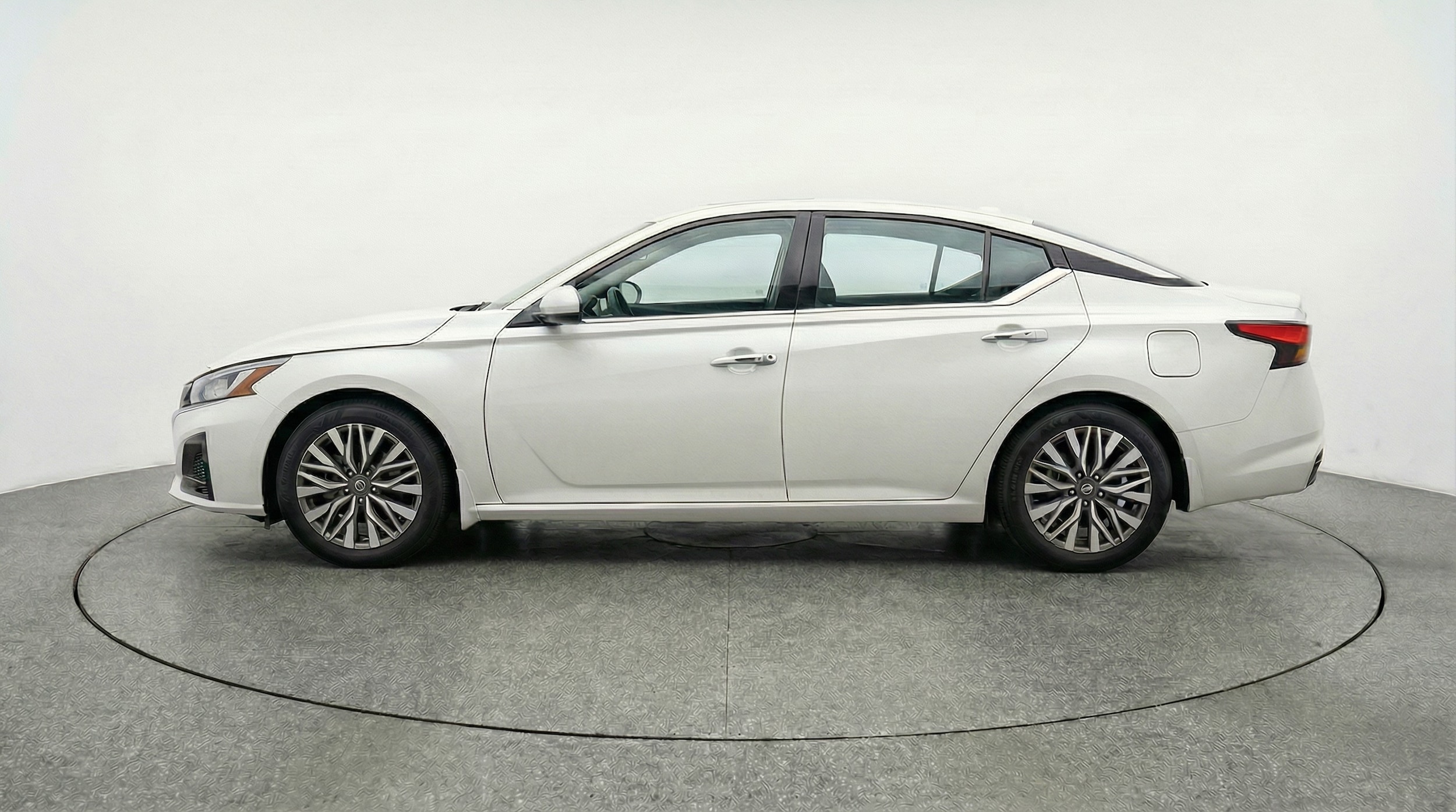 Thumbnail: 2025 Nissan Altima - 4