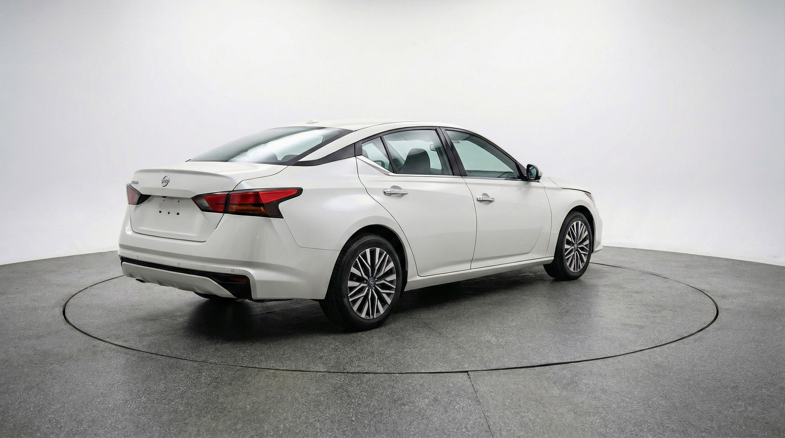 Thumbnail: 2025 Nissan Altima - 9