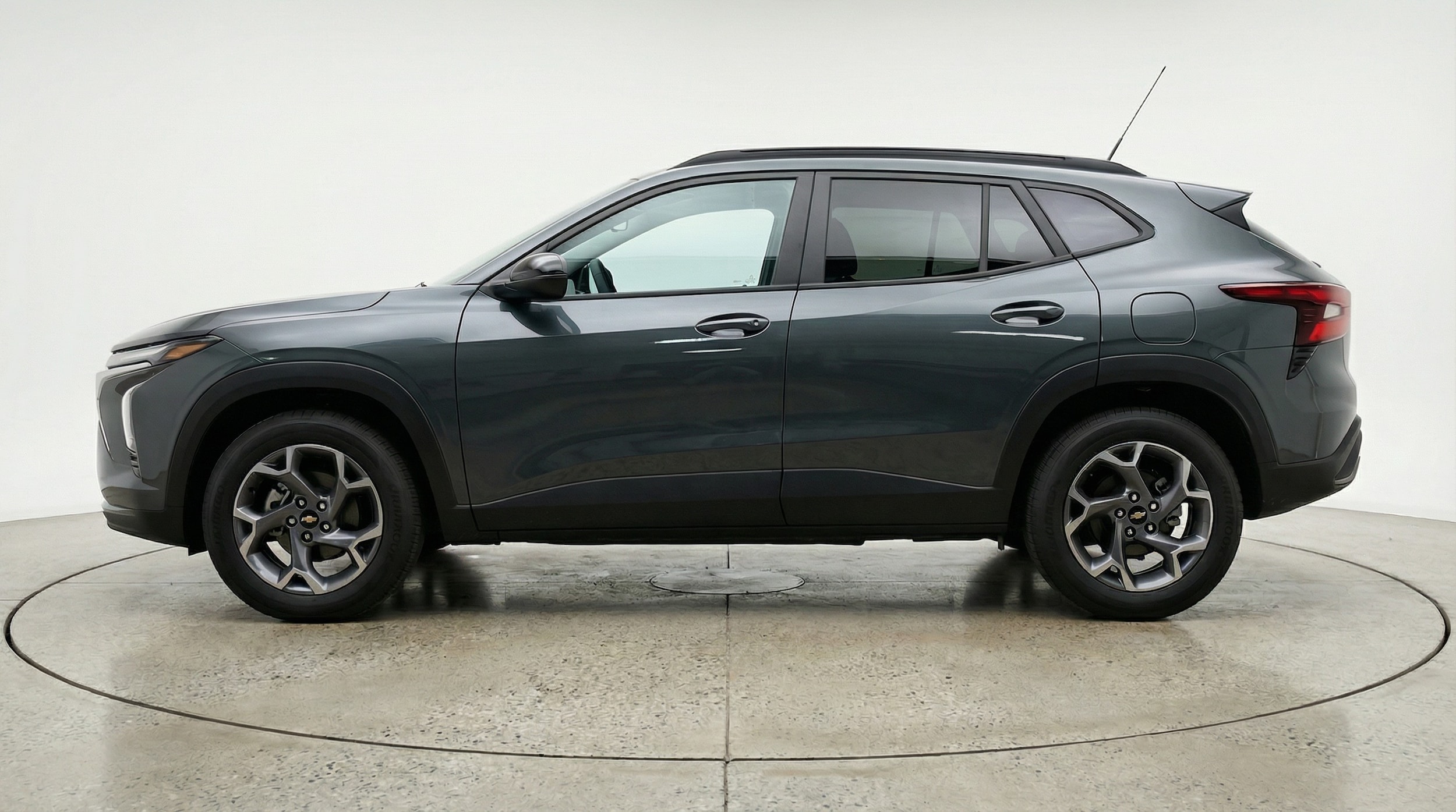 Thumbnail: 2025 Chevrolet Trax - 4