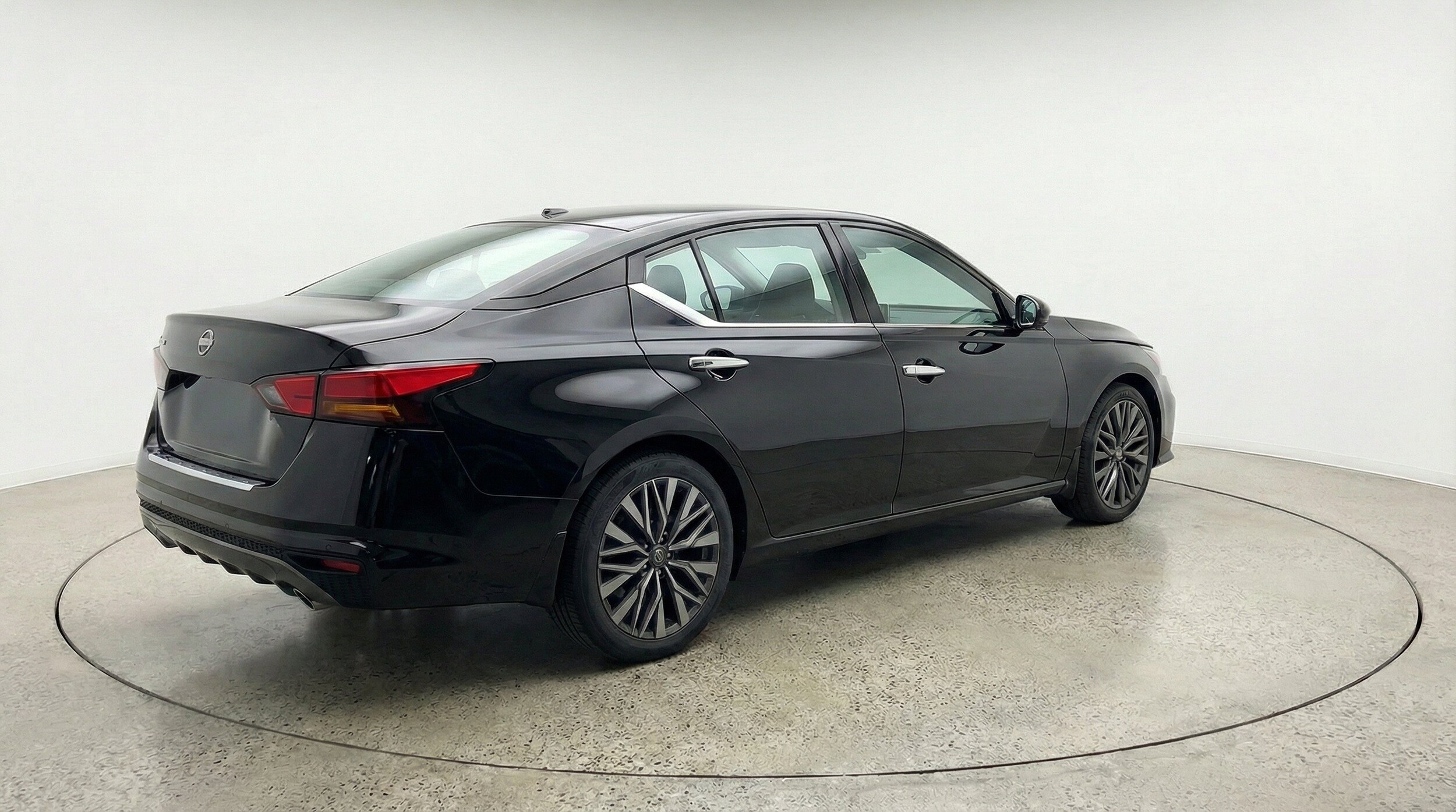 Thumbnail: 2025 Nissan Altima - 9