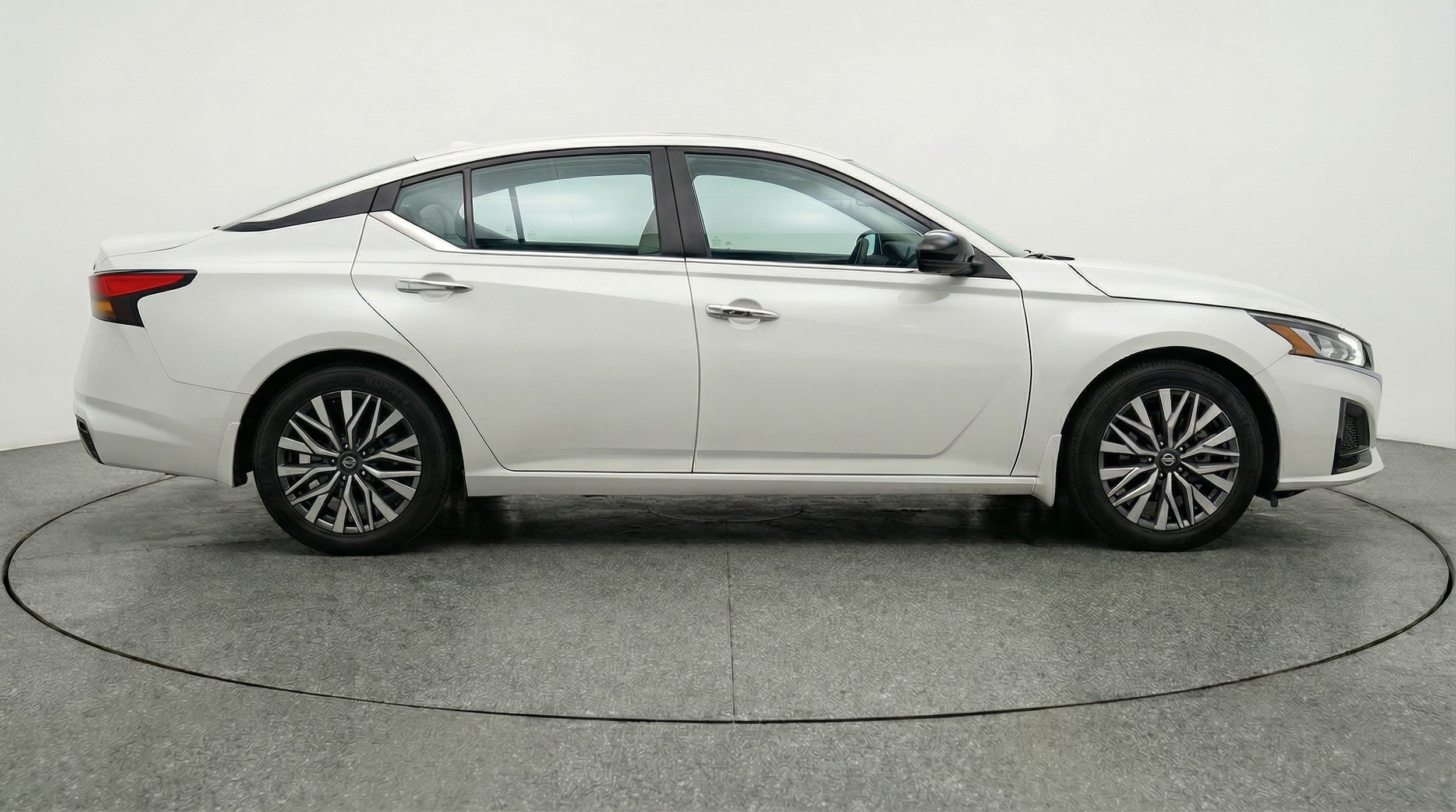 Thumbnail: 2025 Nissan Altima - 8