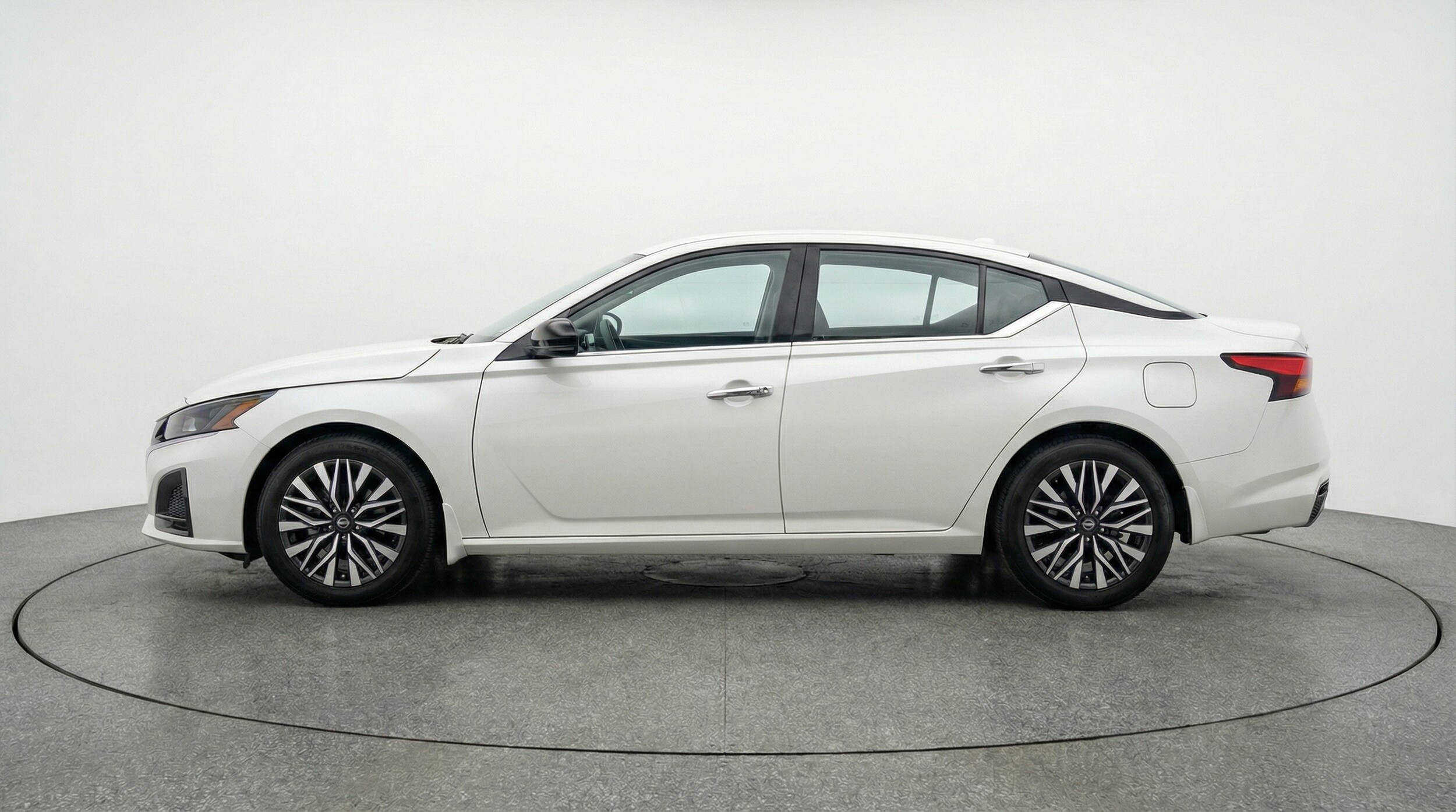 Thumbnail: 2025 Nissan Altima - 4