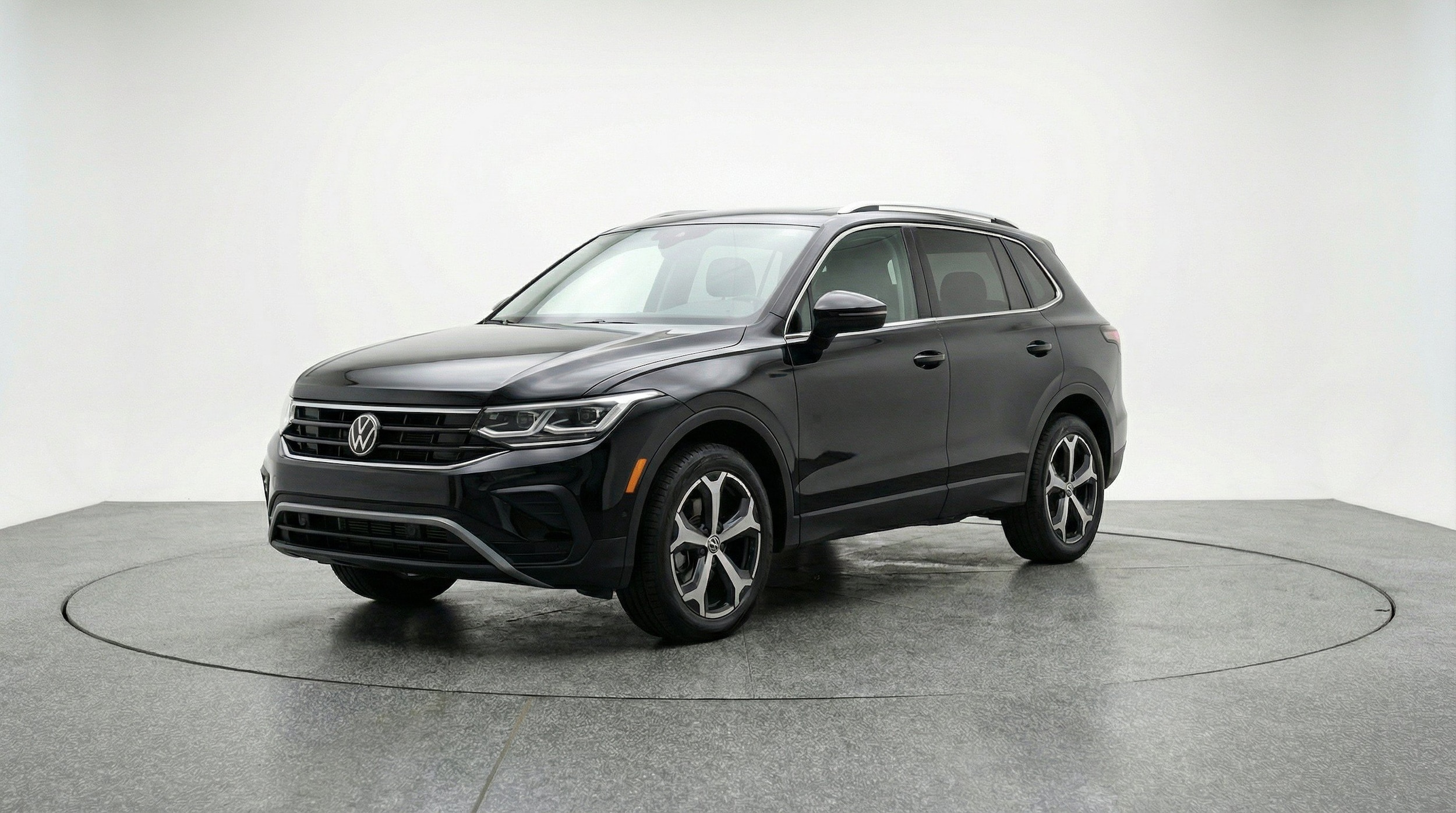 Thumbnail: 2026 Volkswagen Tiguan - 3