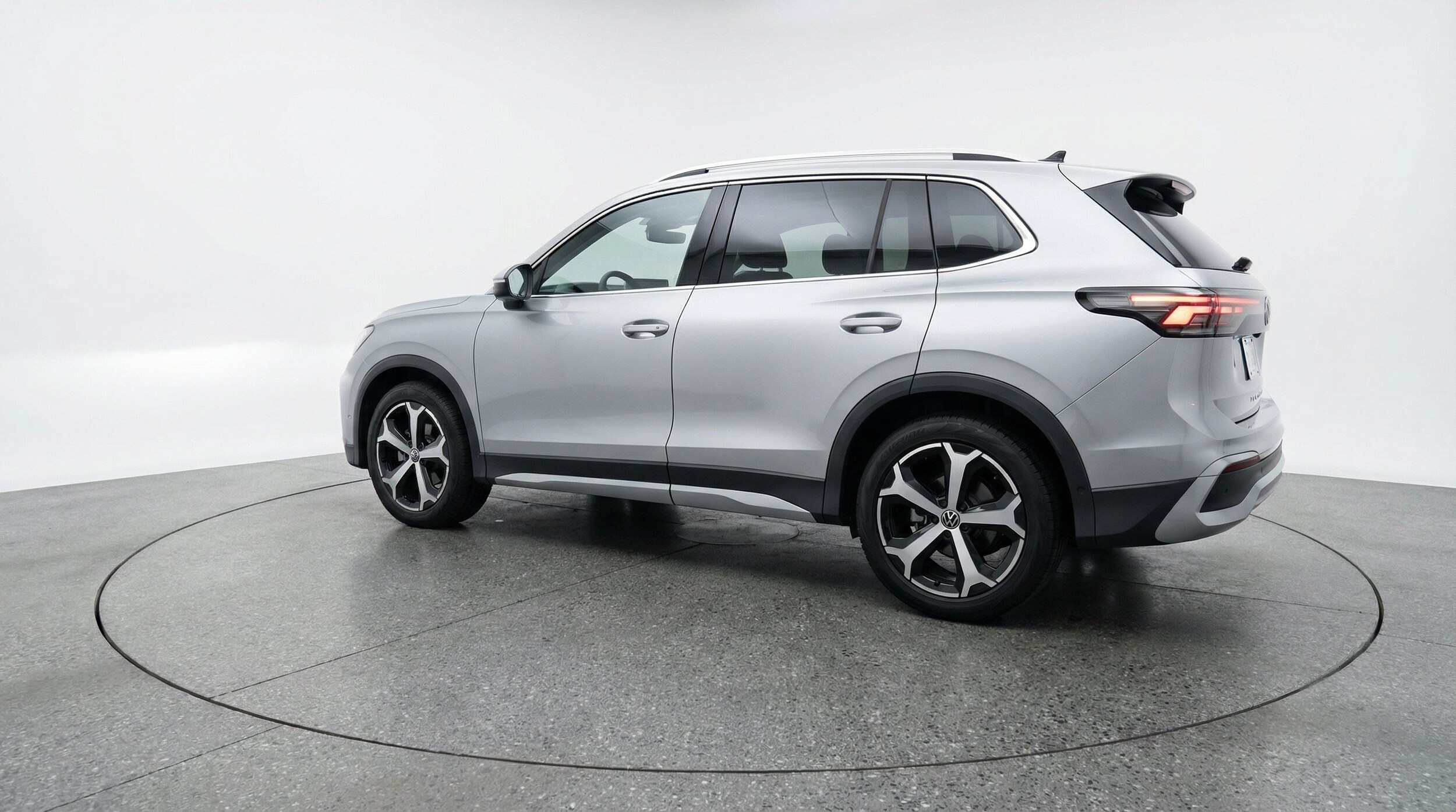 Thumbnail: 2026 Volkswagen Tiguan - 6
