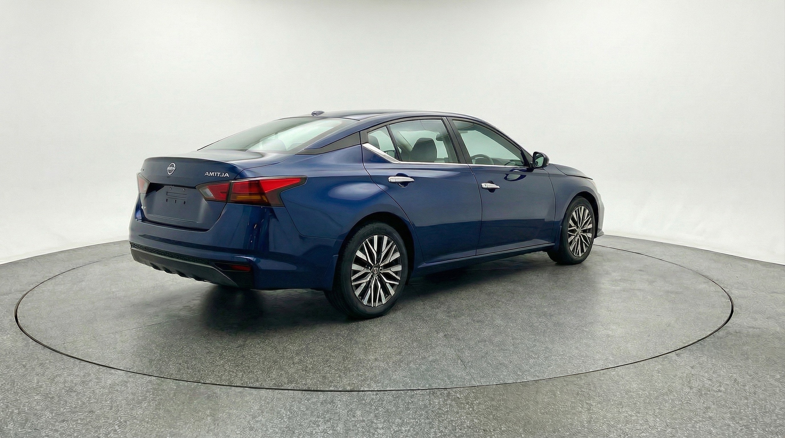 Thumbnail: 2025 Nissan Altima - 9
