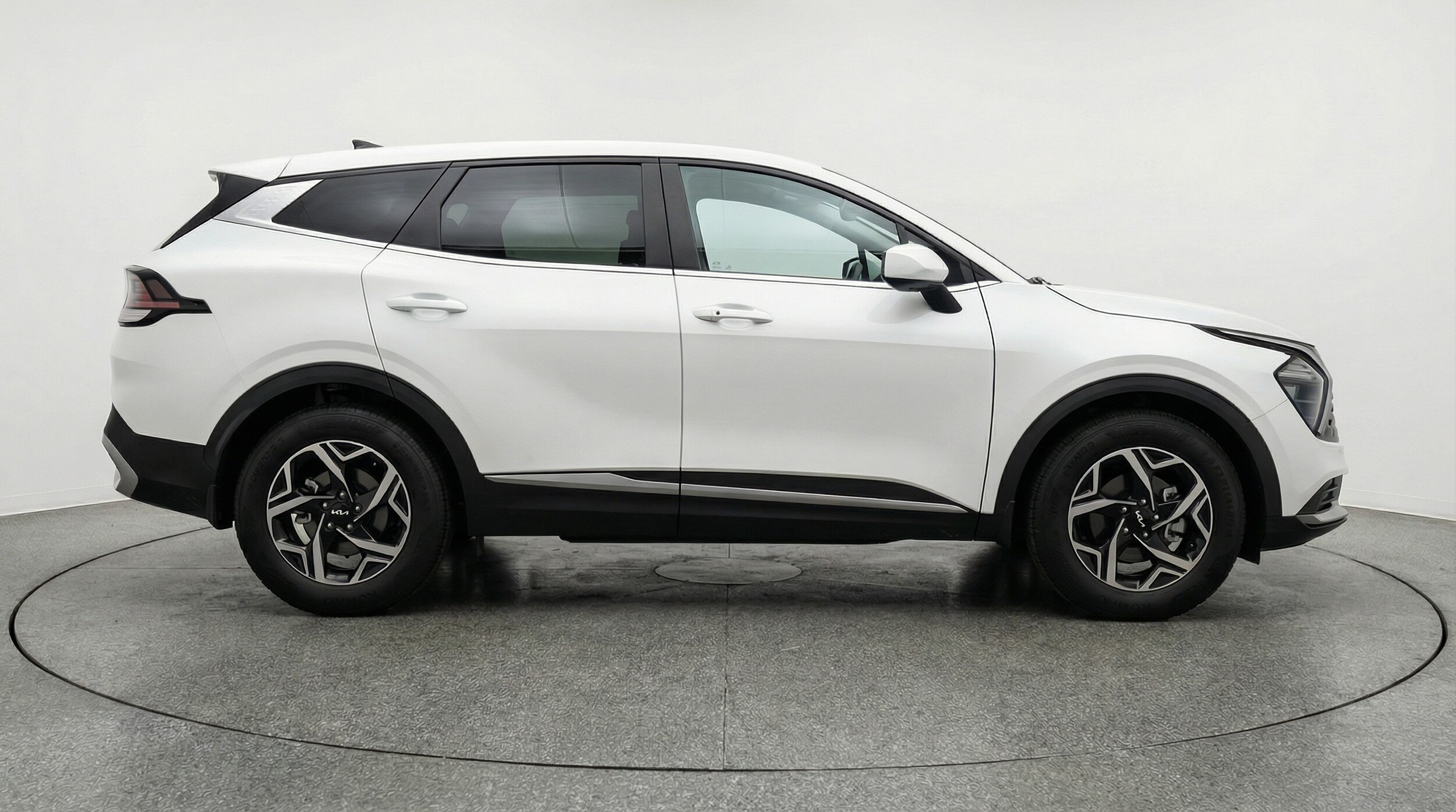 Thumbnail: 2025 Kia Sportage - 8