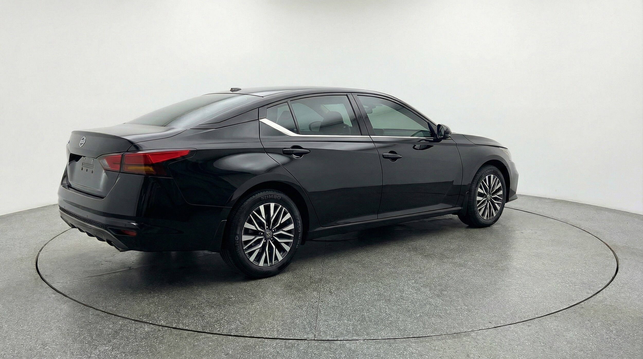 Thumbnail: 2025 Nissan Altima - 9