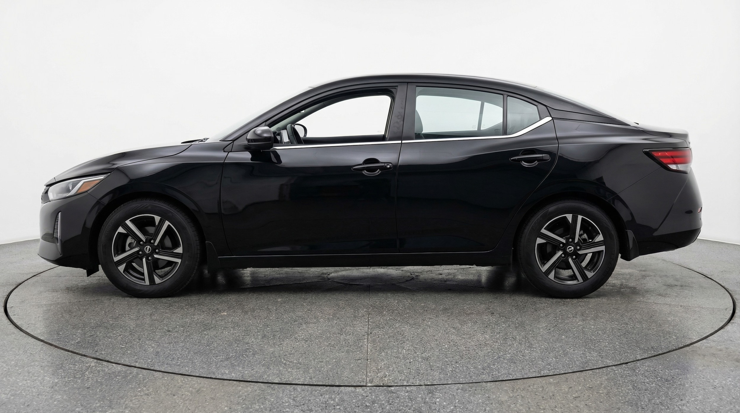 Thumbnail: 2025 Nissan Sentra - 4