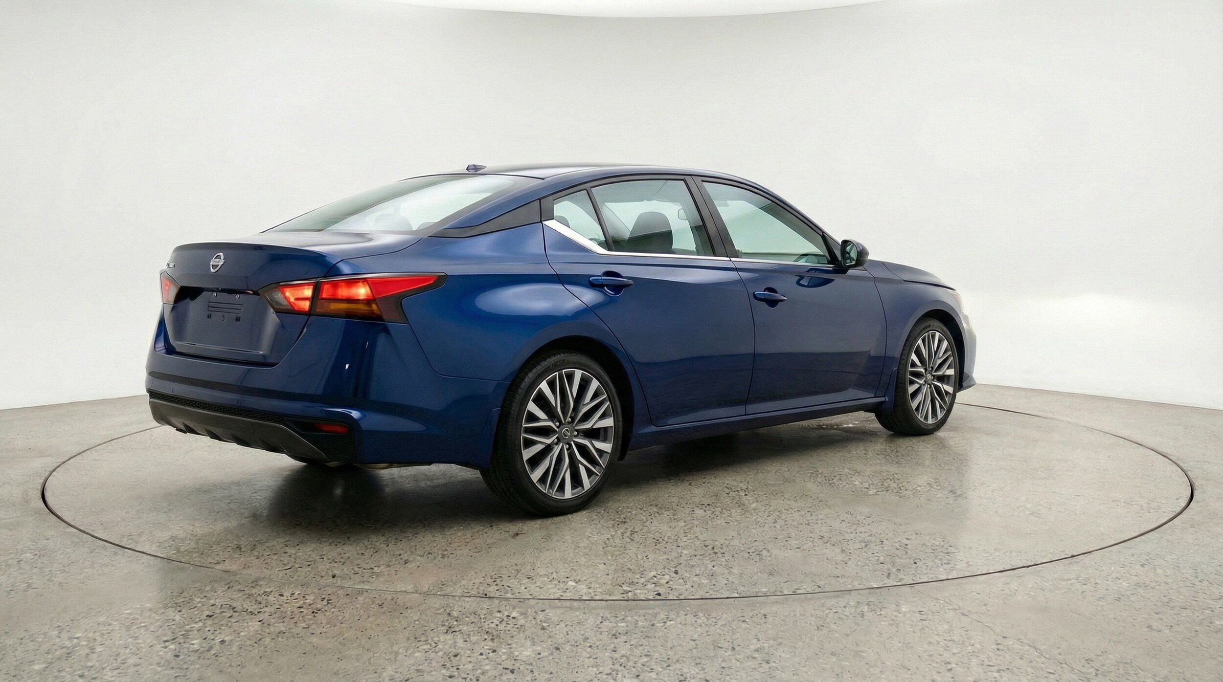 Thumbnail: 2025 Nissan Altima - 9