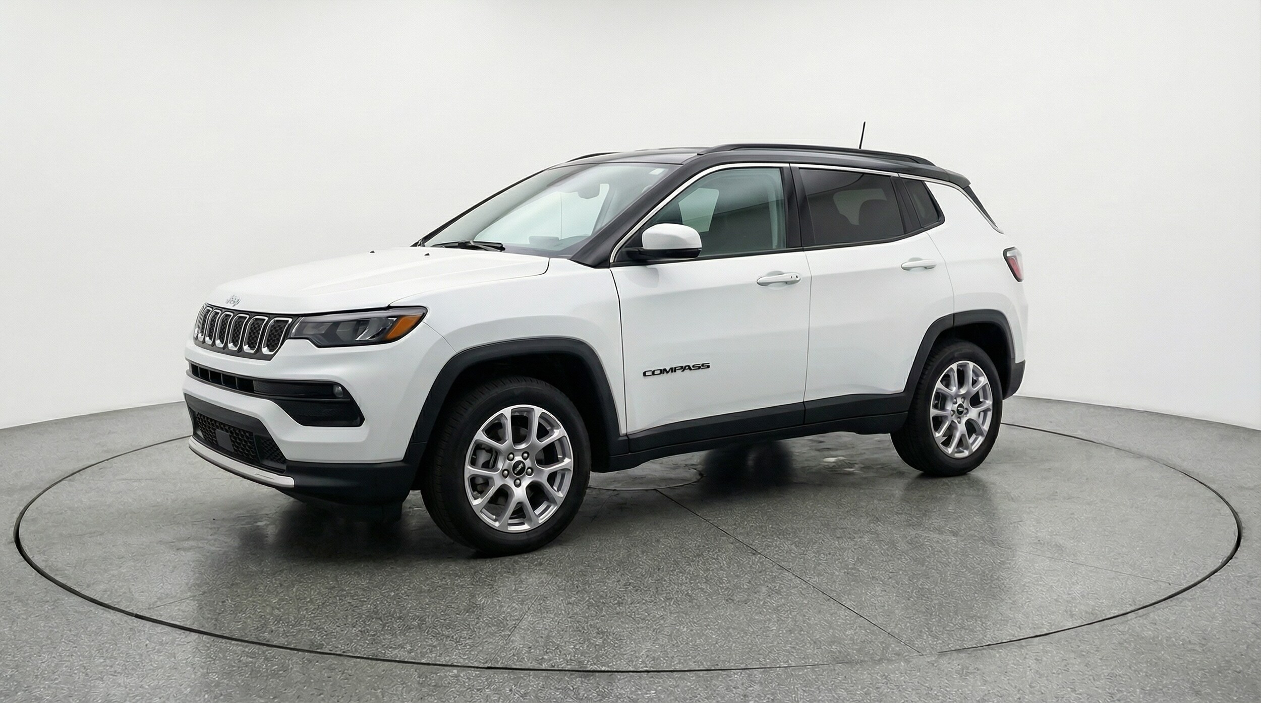 Thumbnail: 2025 Jeep Compass - 3