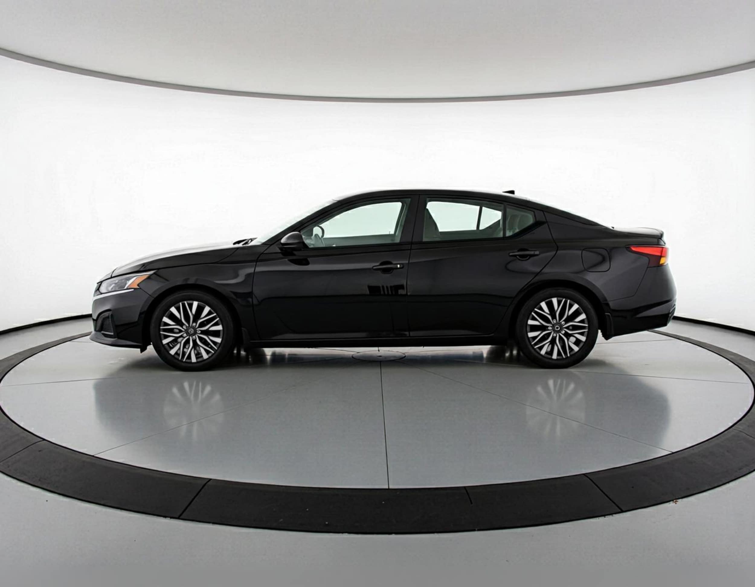 Thumbnail: 2025 Nissan Altima - 4