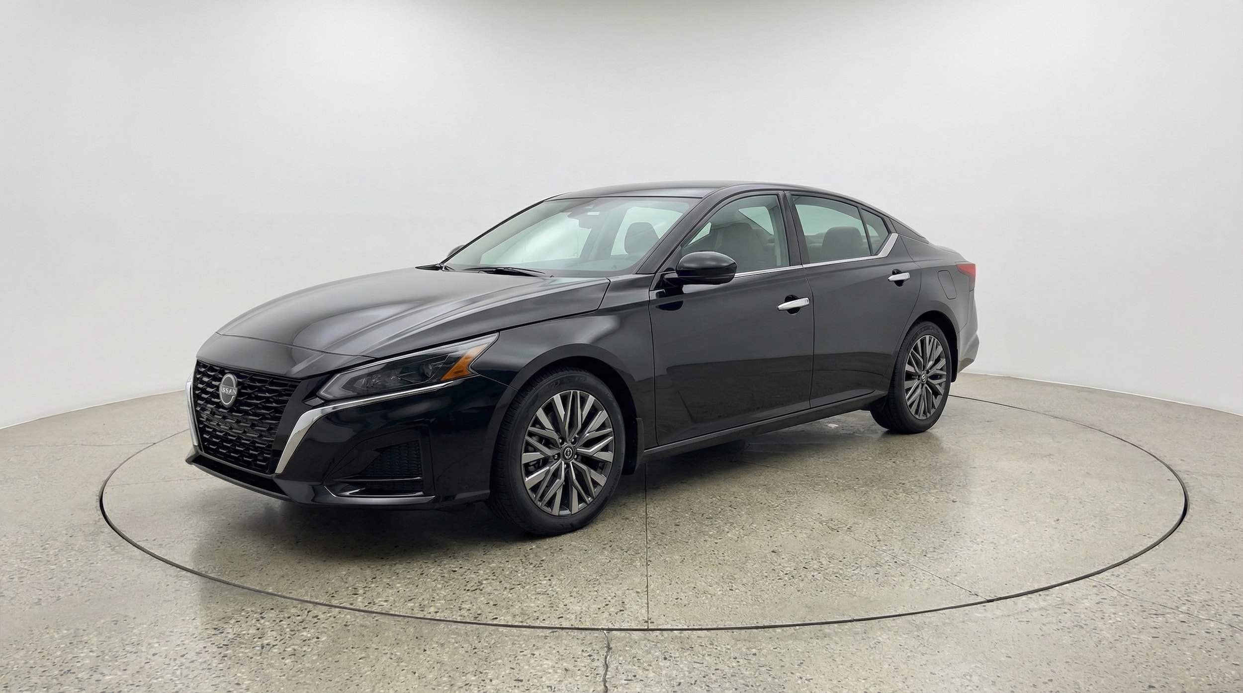 Thumbnail: 2025 Nissan Altima - 3