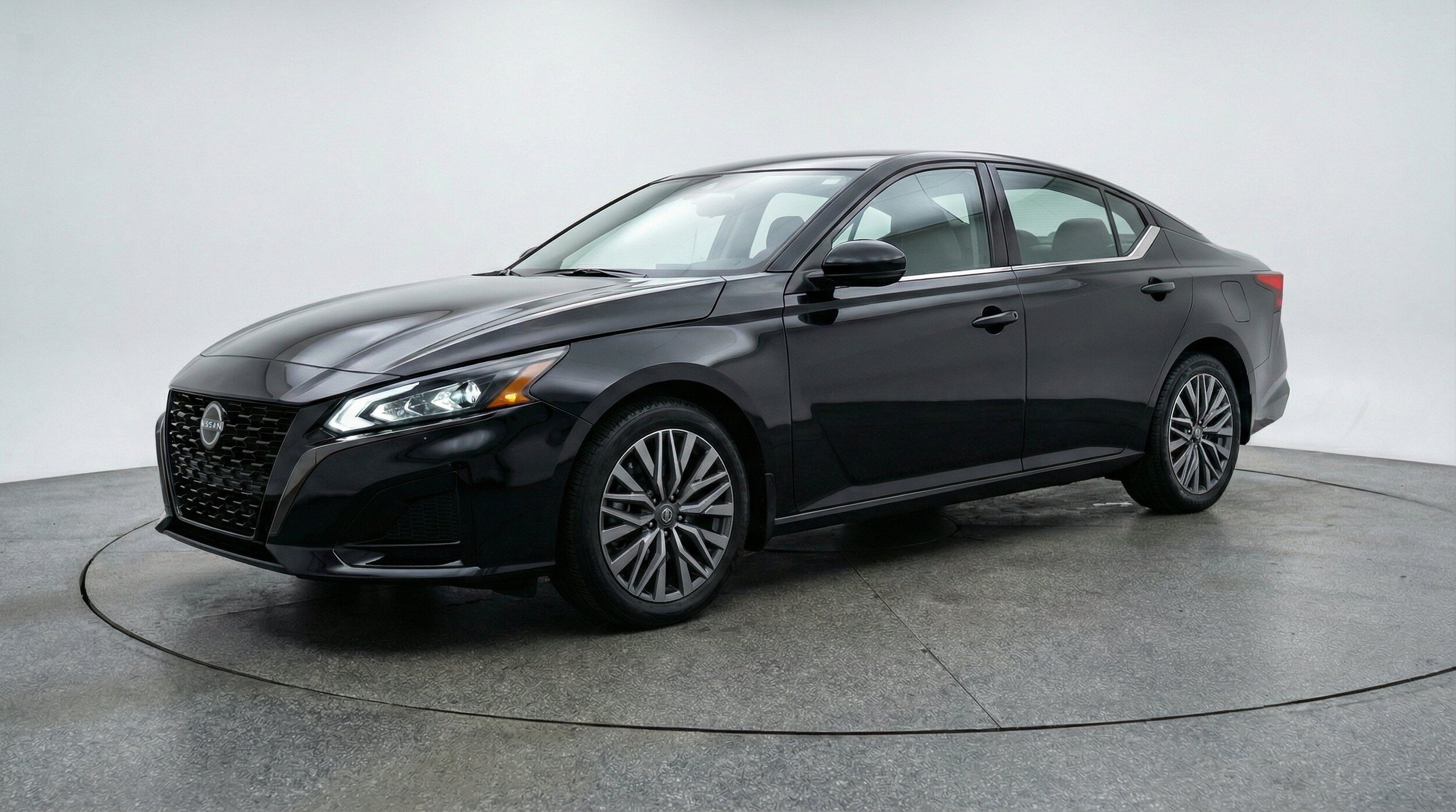 Thumbnail: 2025 Nissan Altima - 3