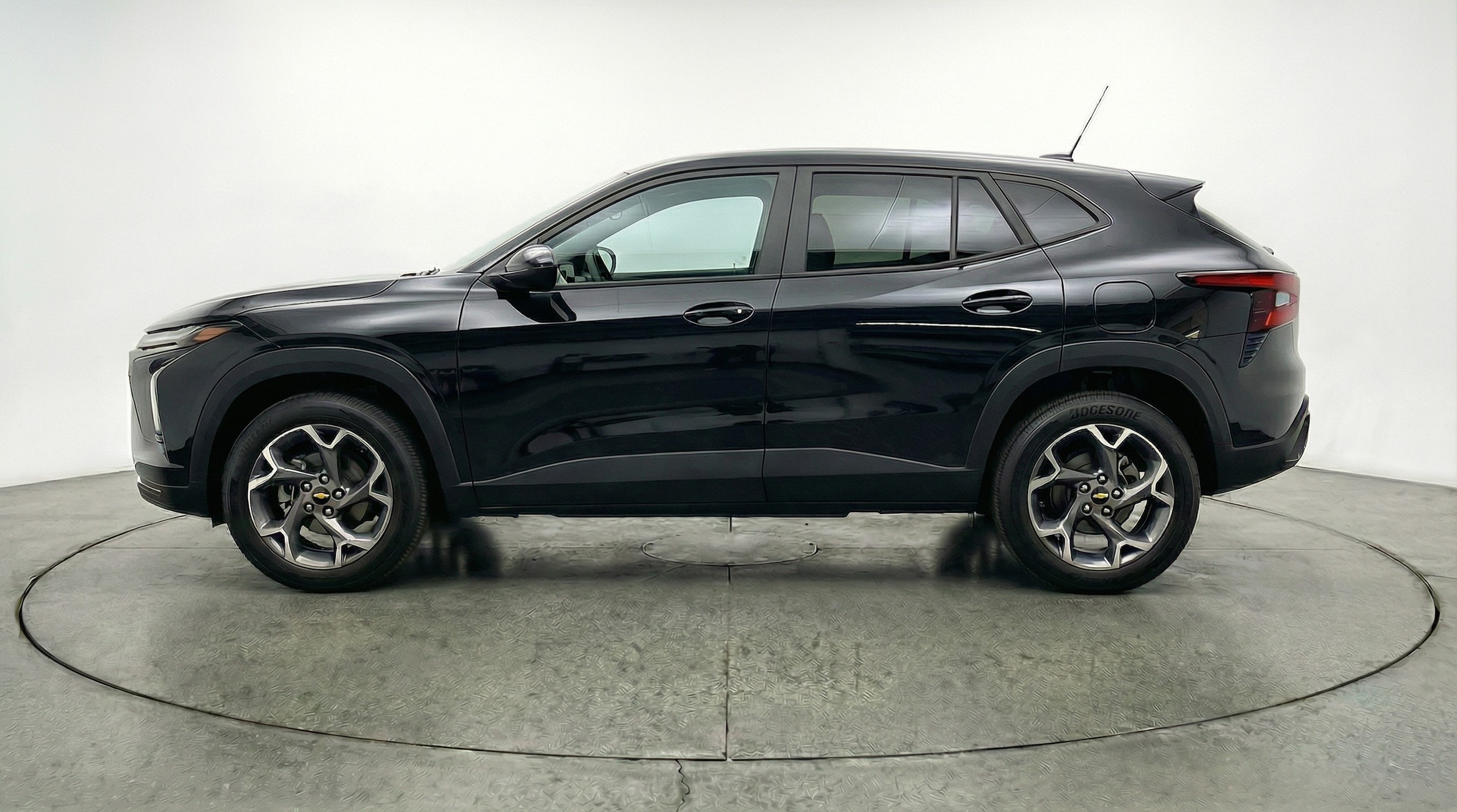 Thumbnail: 2025 Chevrolet Trax - 4