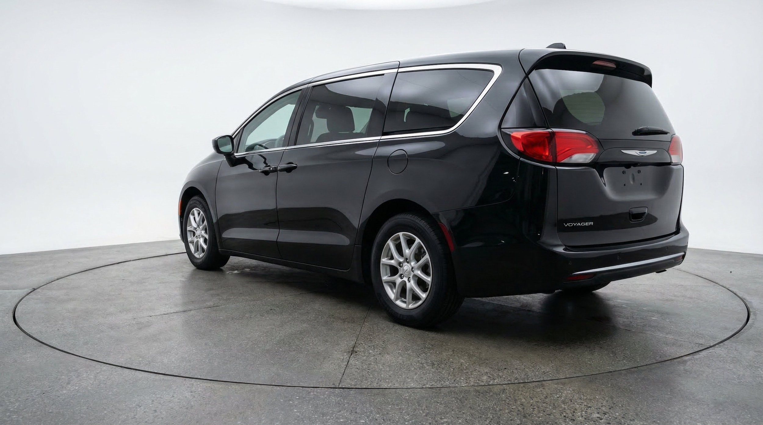 Thumbnail: 2024 Chrysler Voyager - 6