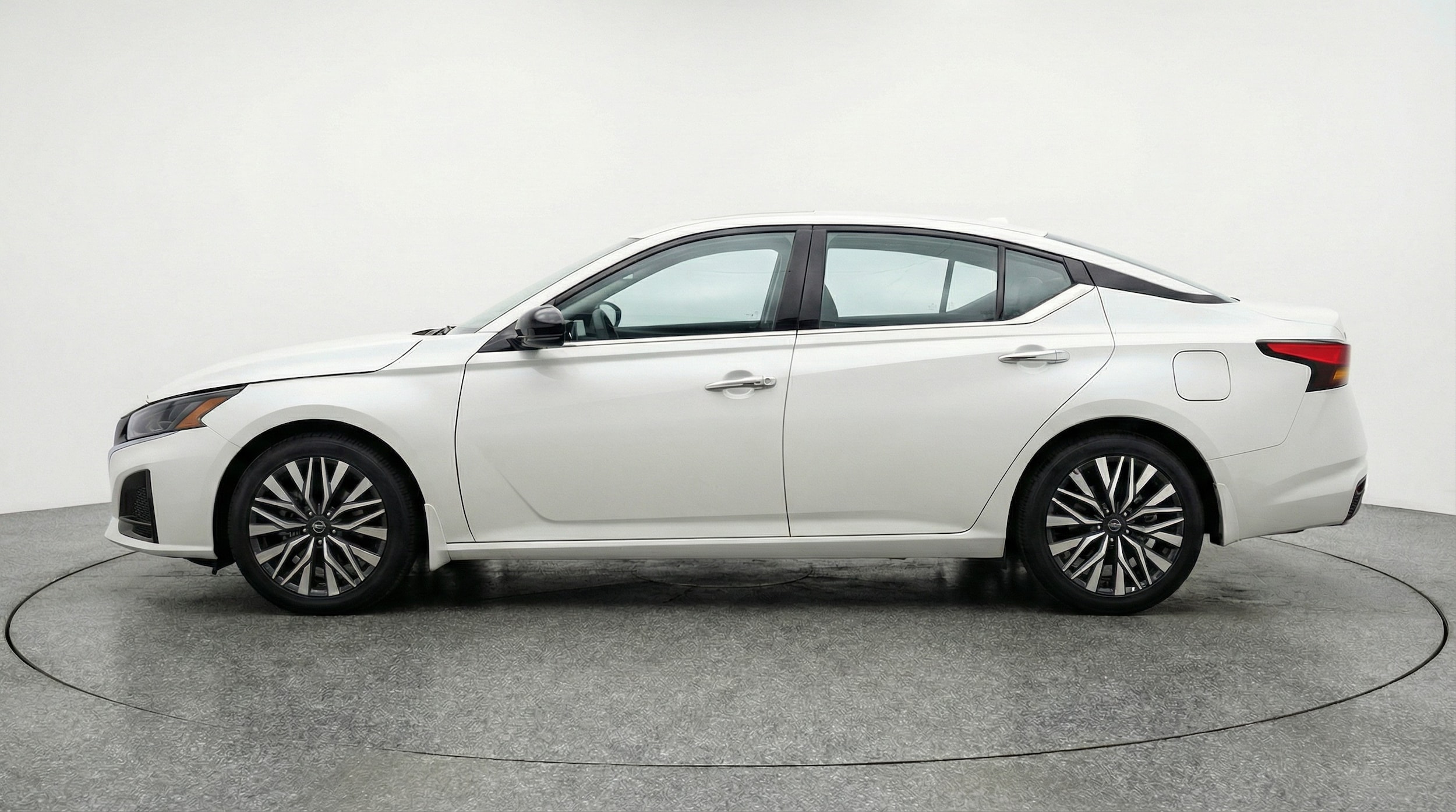 Thumbnail: 2025 Nissan Altima - 4