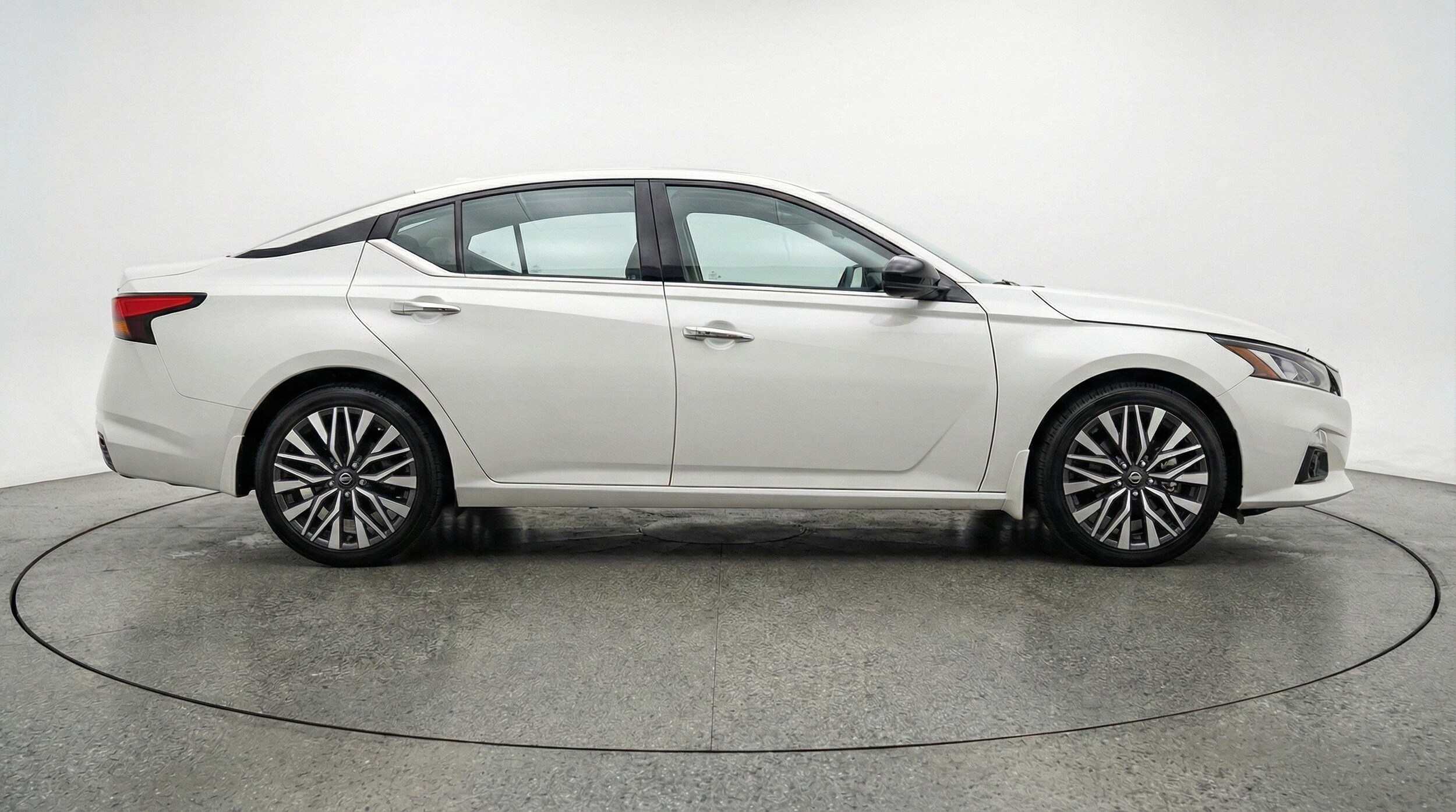 Thumbnail: 2025 Nissan Altima - 11