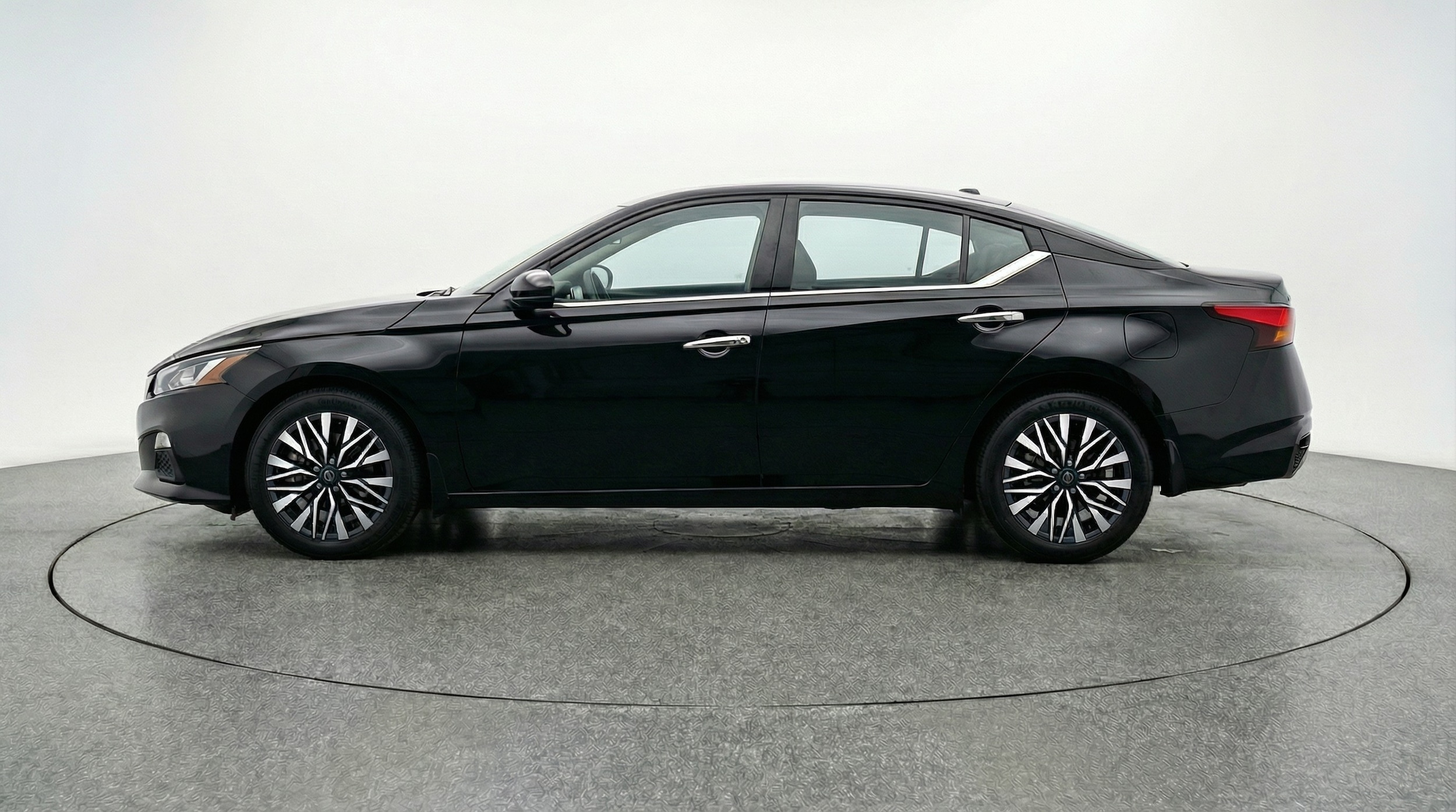 Thumbnail: 2025 Nissan Altima - 4