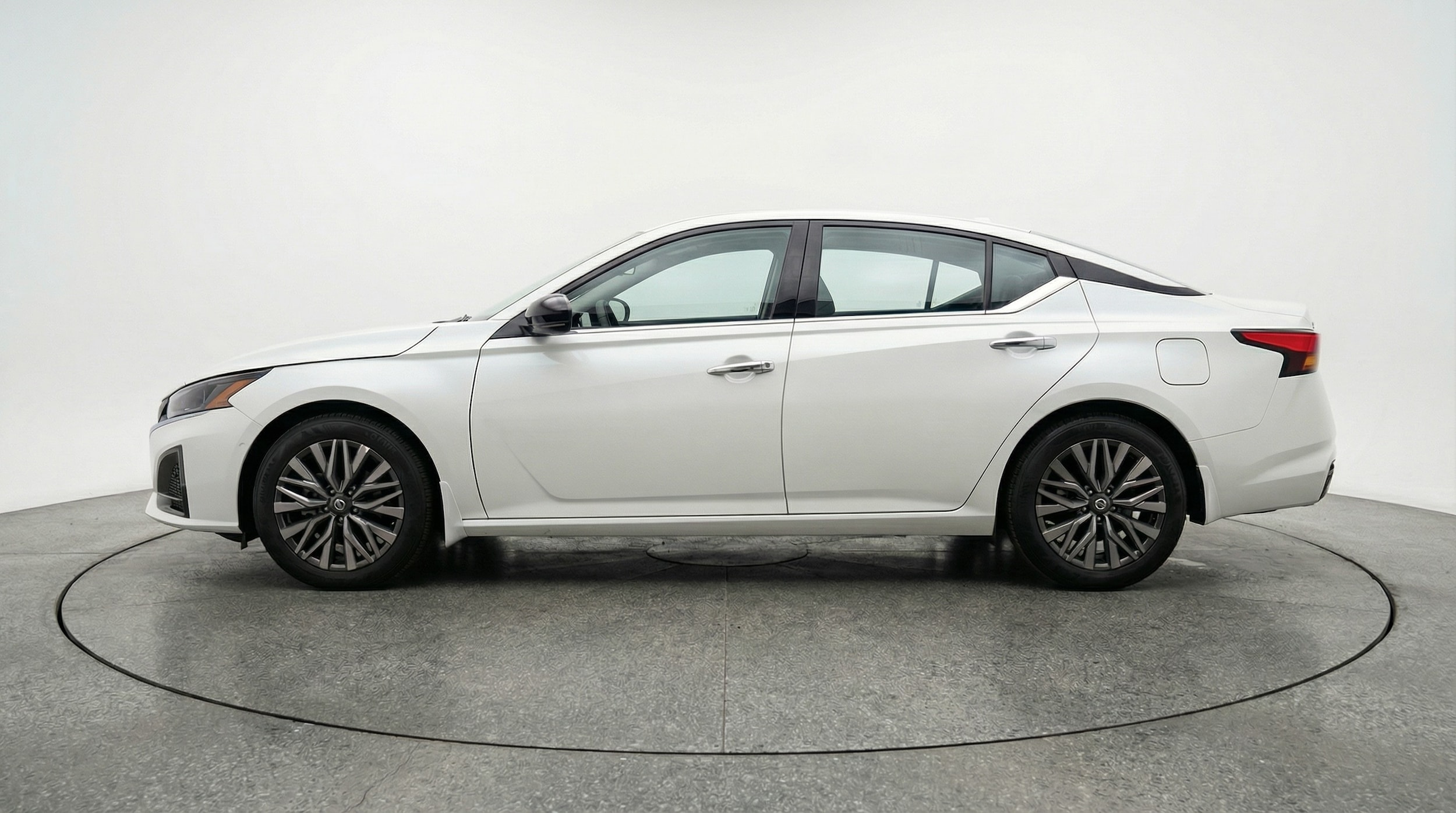 Thumbnail: 2025 Nissan Altima - 4